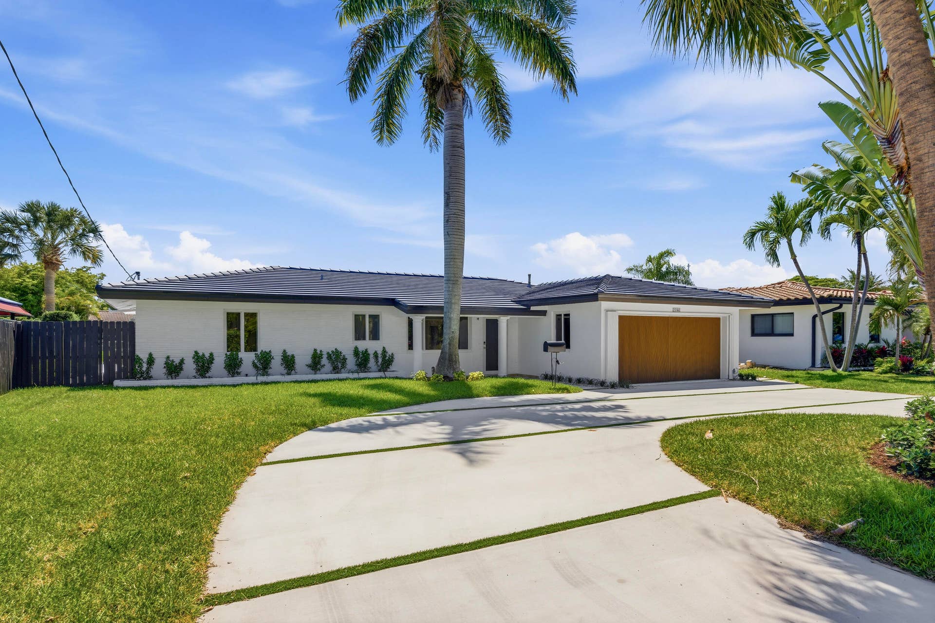 2280 SE 10th Court, Pompano Beach, FL 33062 _jjl9427
