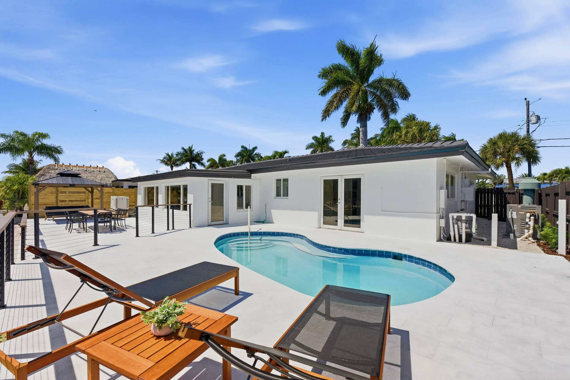 2280 SE 10th Court, Pompano Beach, FL 33062 _jjl9537