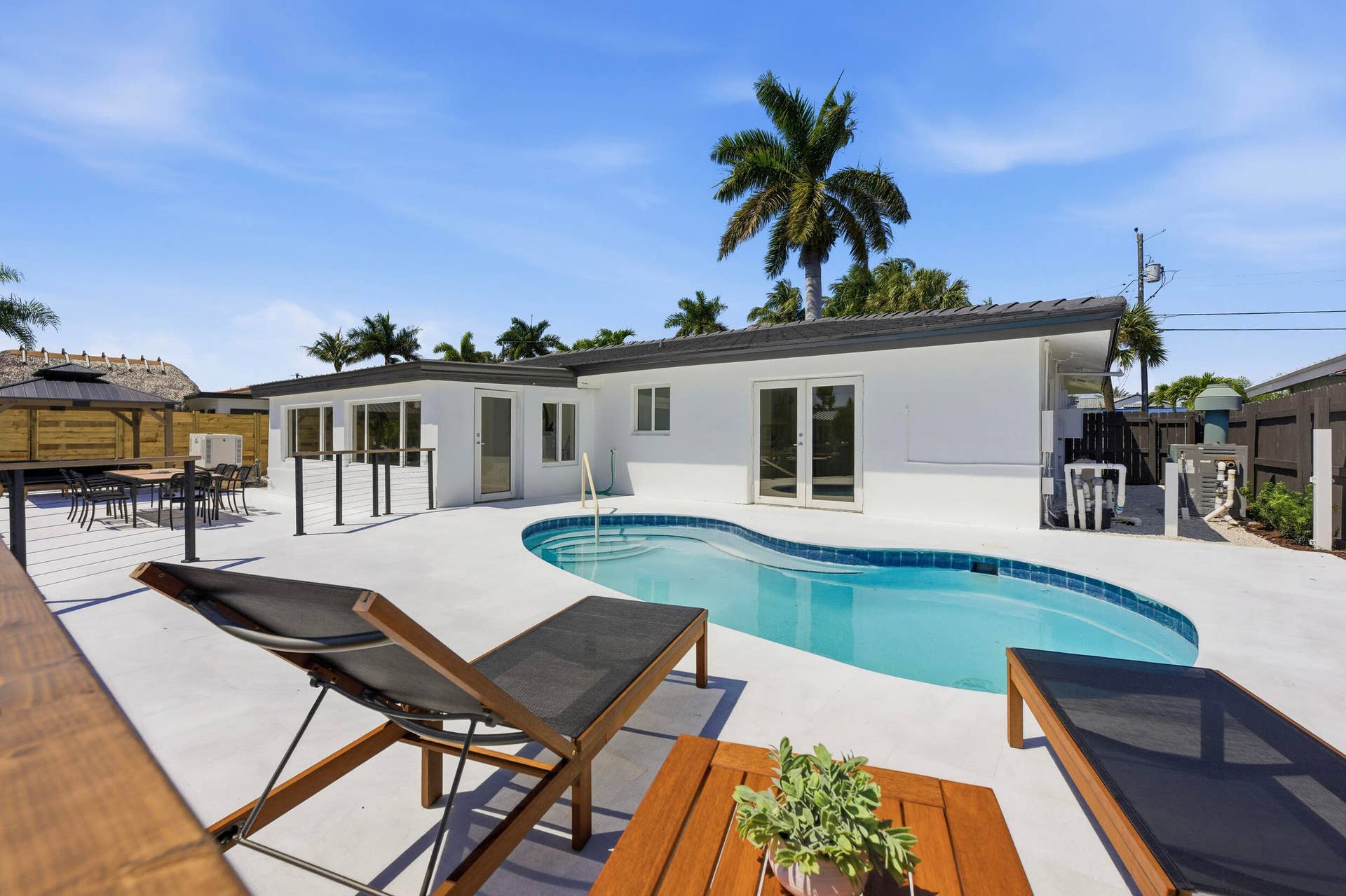 2280 SE 10th Court, Pompano Beach, FL 33062 _jjl9617