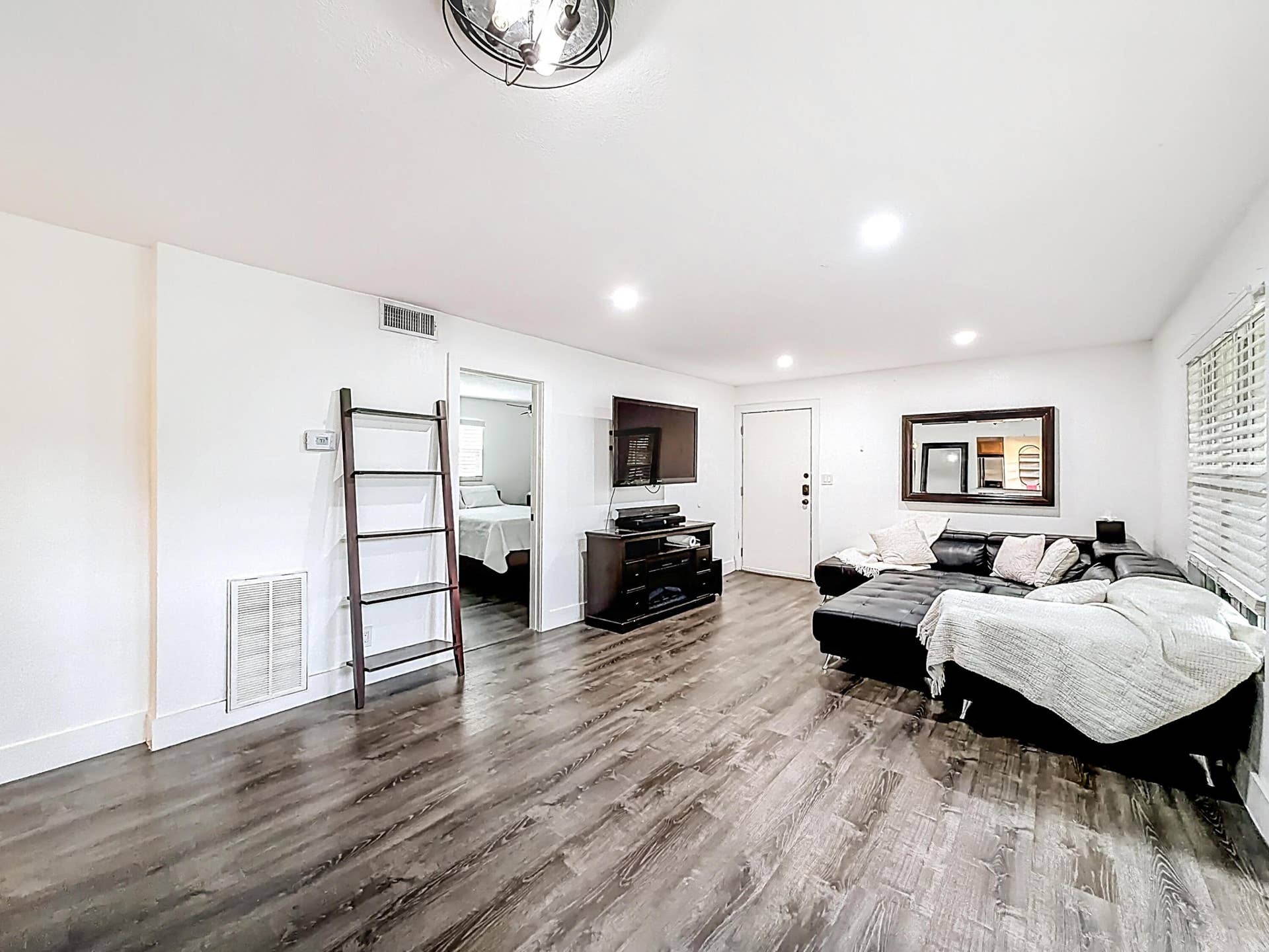 305 SE 11th Avenue, #D, Pompano Beach, FL 33060 305 SE 11th Avenue #D-9