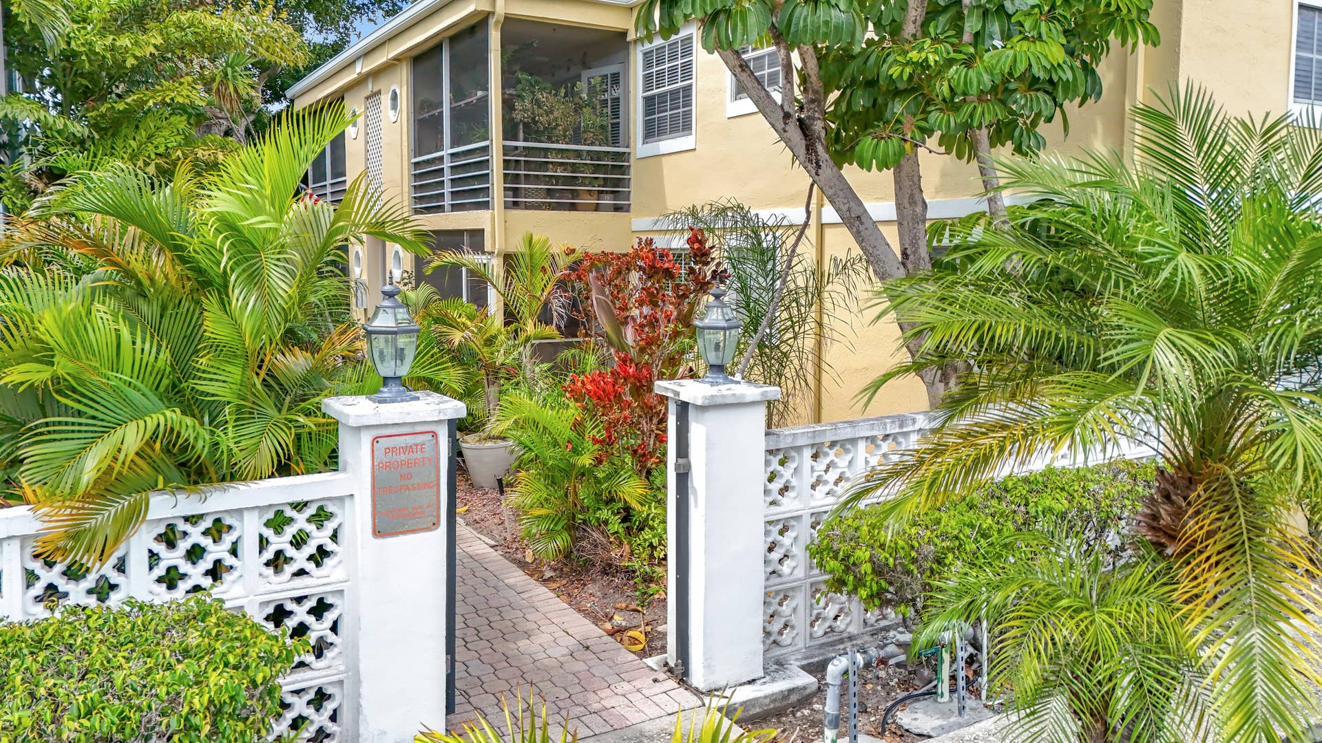 305 SE 11th Avenue, #D, Pompano Beach, FL 33060 Gated entrance