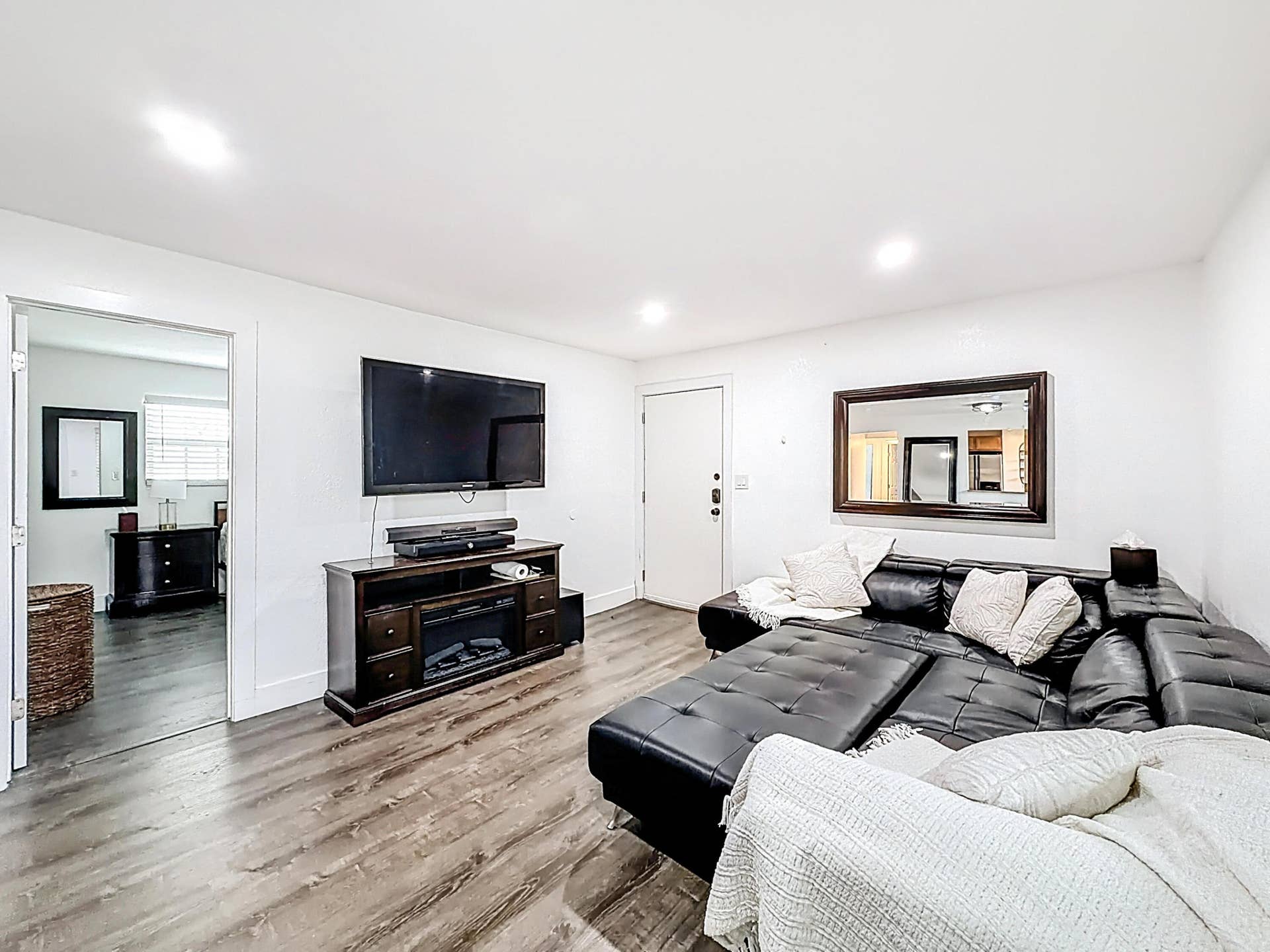 305 SE 11th Avenue, #D, Pompano Beach, FL 33060 Living room to main bedroom