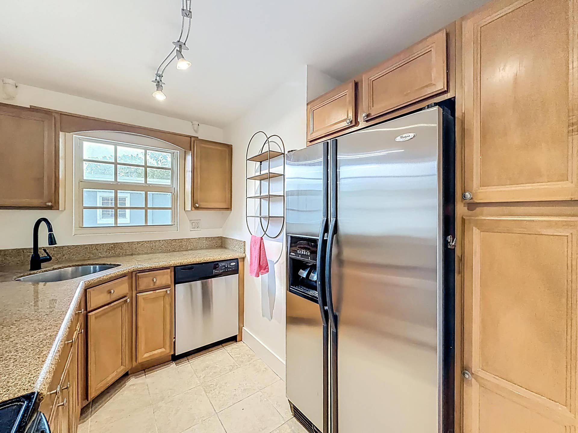 305 SE 11th Avenue, #D, Pompano Beach, FL 33060 305 SE 11th Avenue #D-19