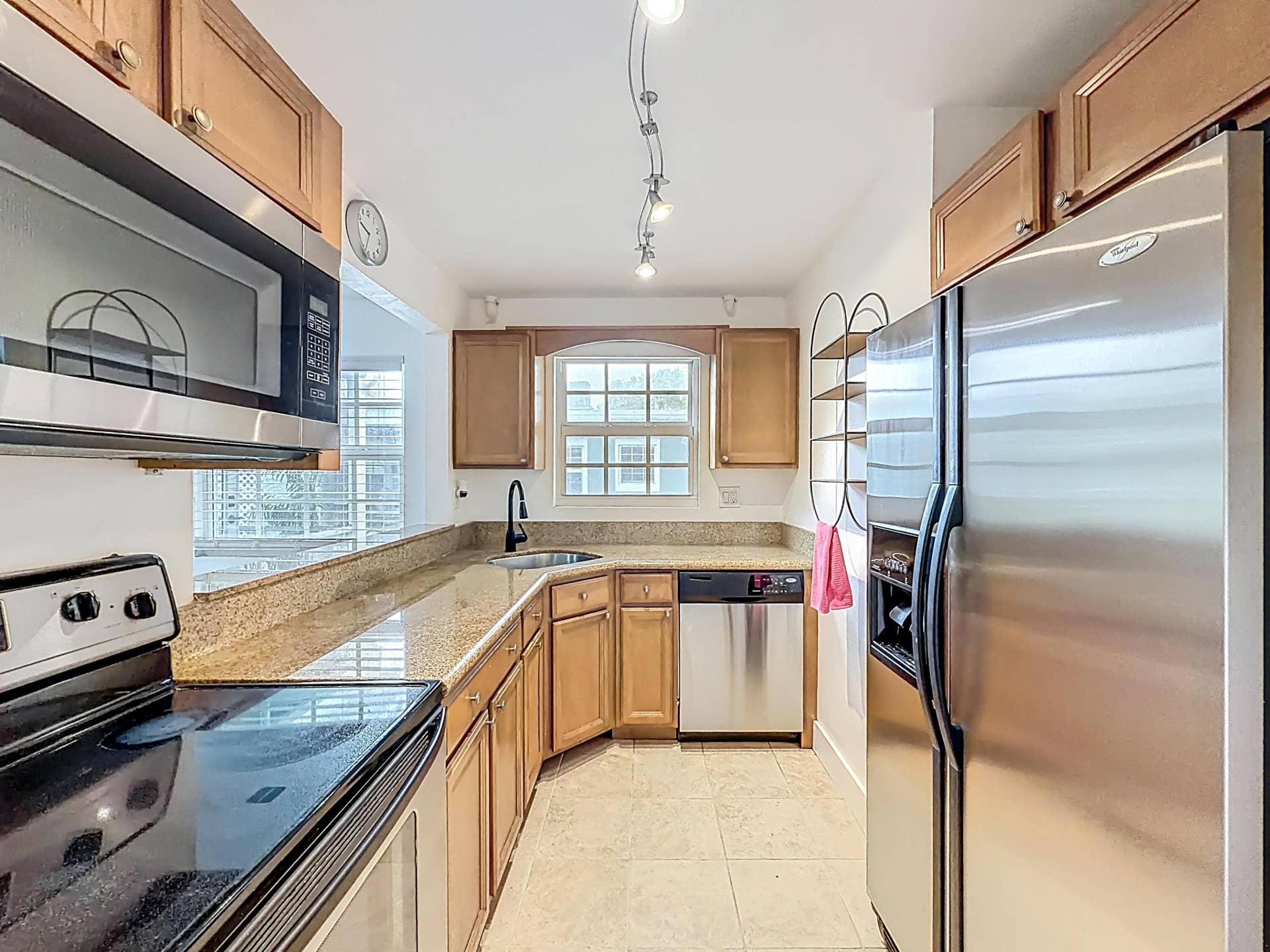 305 SE 11th Avenue, #D, Pompano Beach, FL 33060 305 SE 11th Avenue #D-16