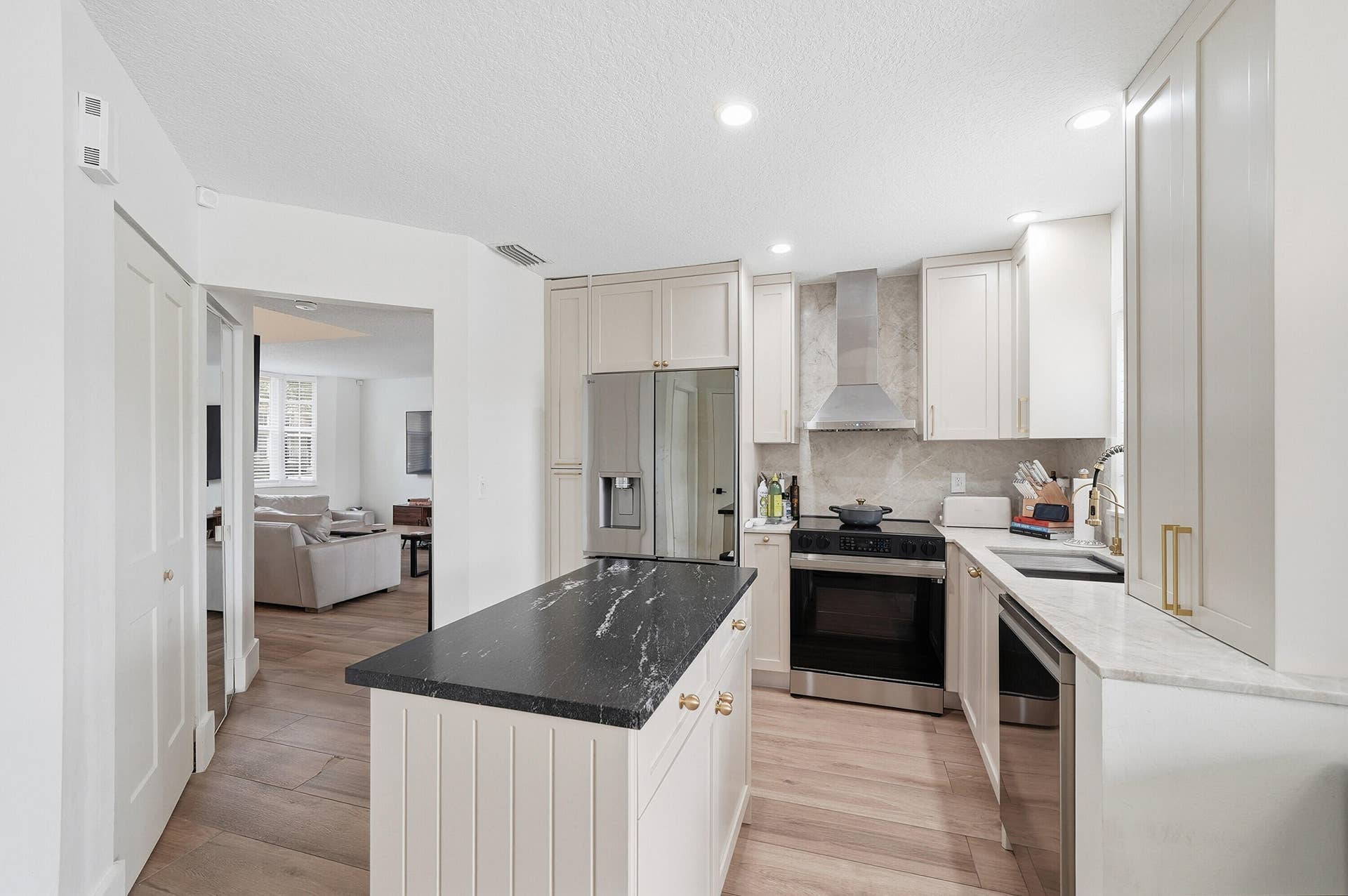 10690 NW 12th Drive, Plantation, FL 33322 16_dsc03838