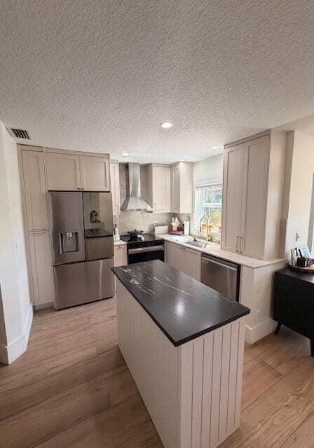 10690 NW 12th Drive, Plantation, FL 33322 Kitchen