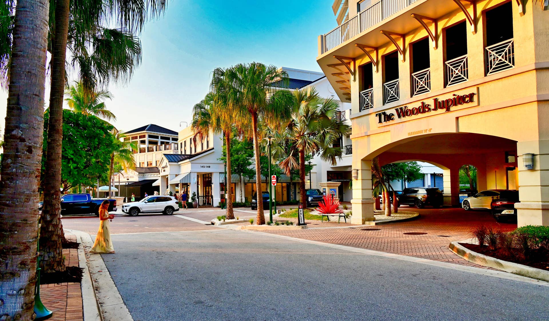 126 Faith Way, Jupiter, FL 33458 Local area restaurants/shops