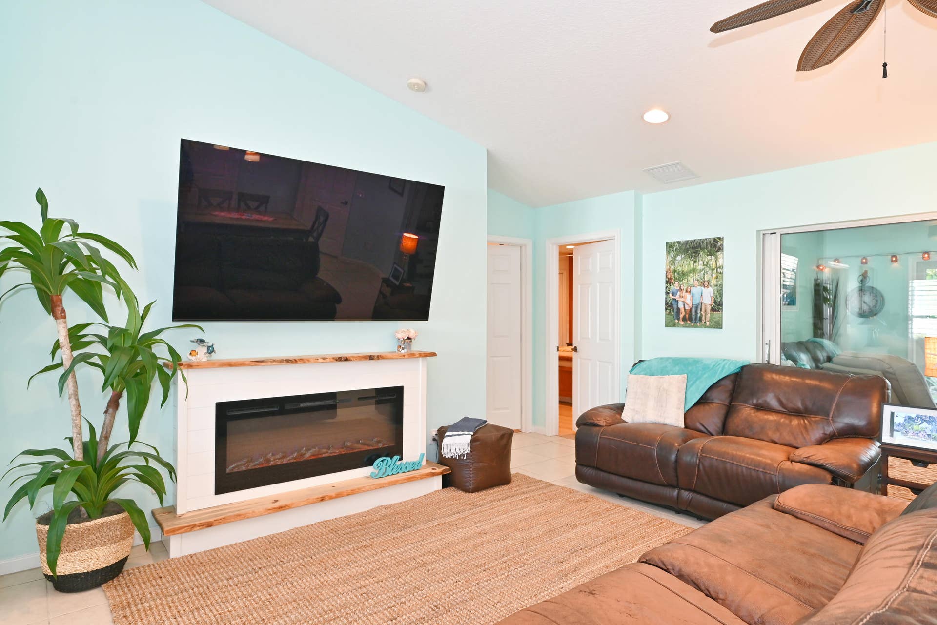 126 Faith Way, Jupiter, FL 33458 Living room
