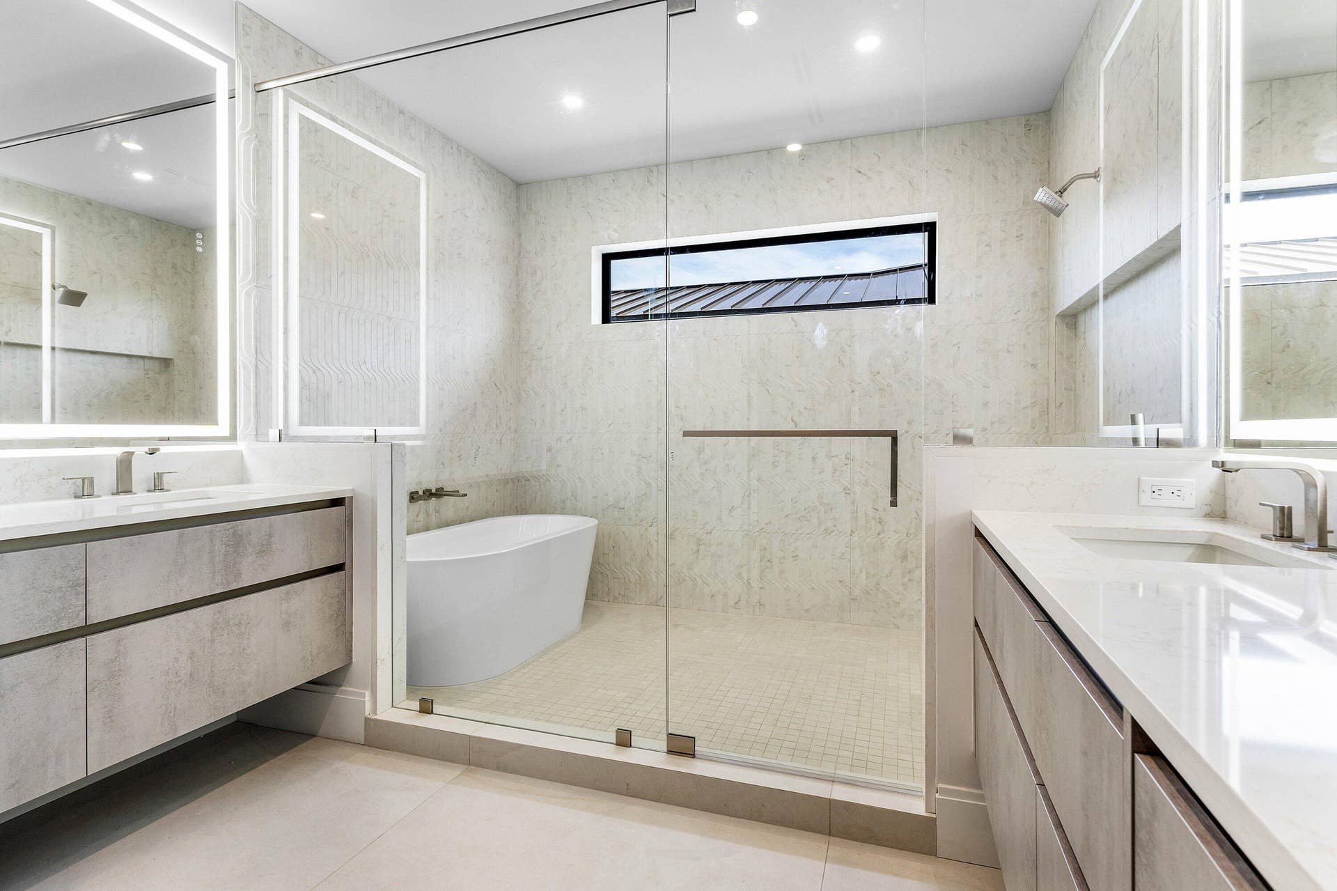 207 SE 5th Street, Delray Beach, FL 33483 Primary Bathroom