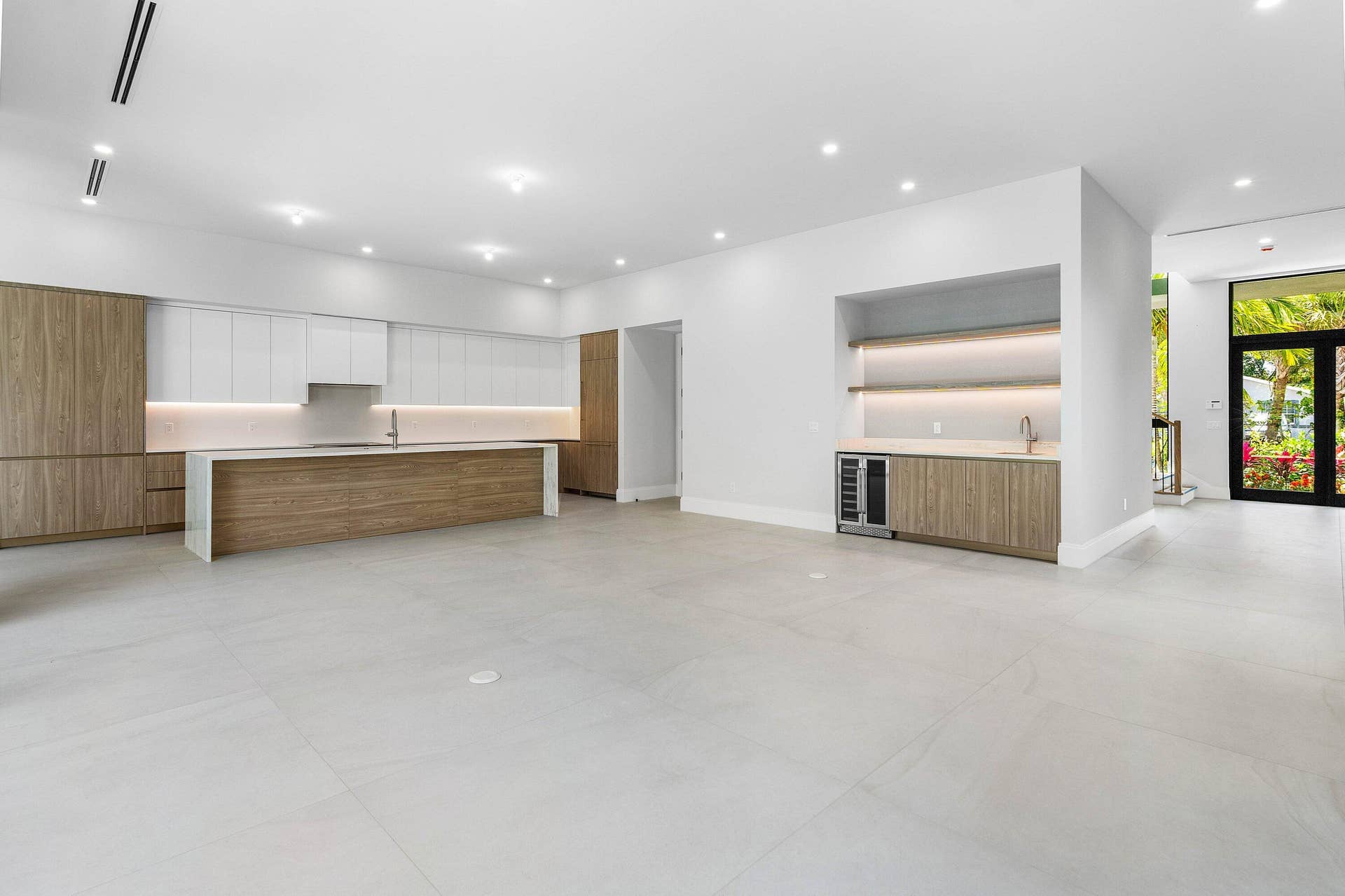 207 SE 5th Street, Delray Beach, FL 33483 014-207Southeast5thStreet-DelrayBeach-FL