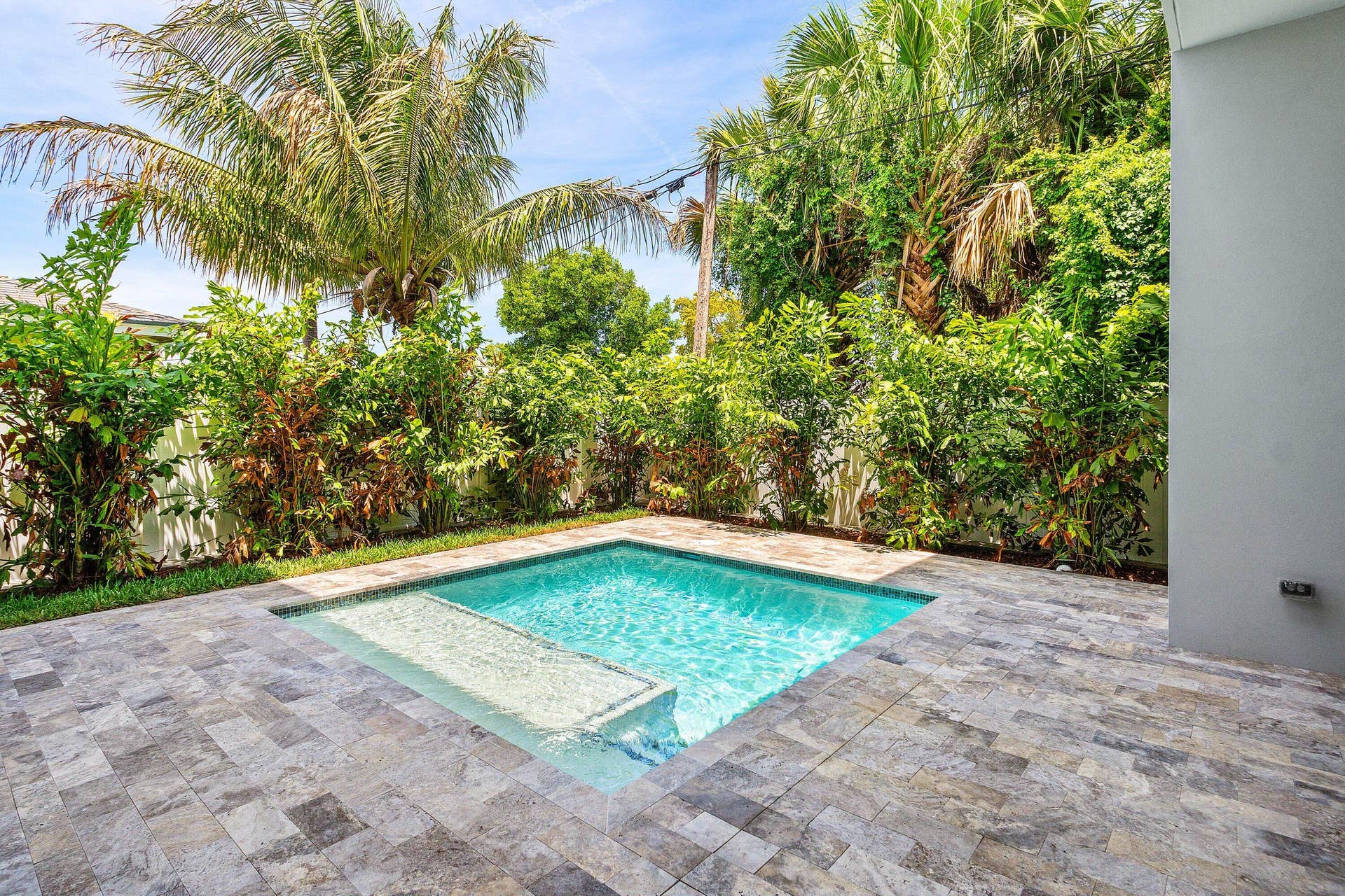 207 SE 5th Street, Delray Beach, FL 33483 027-207Southeast5thStreet-DelrayBeach-FL