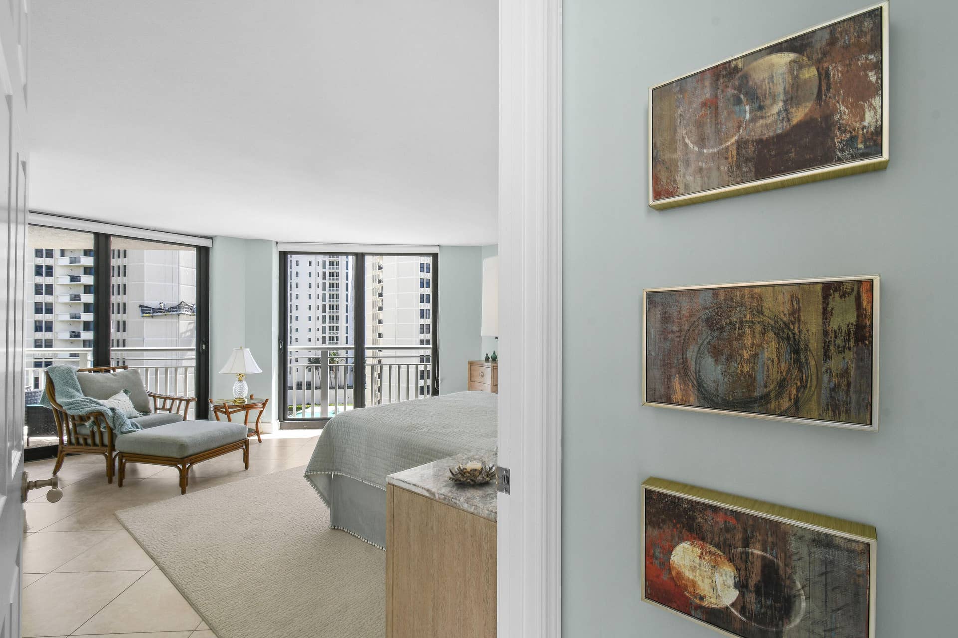3000 N Ocean Drive, #9h, Singer Island, FL 33404 Enter the Primary Suite