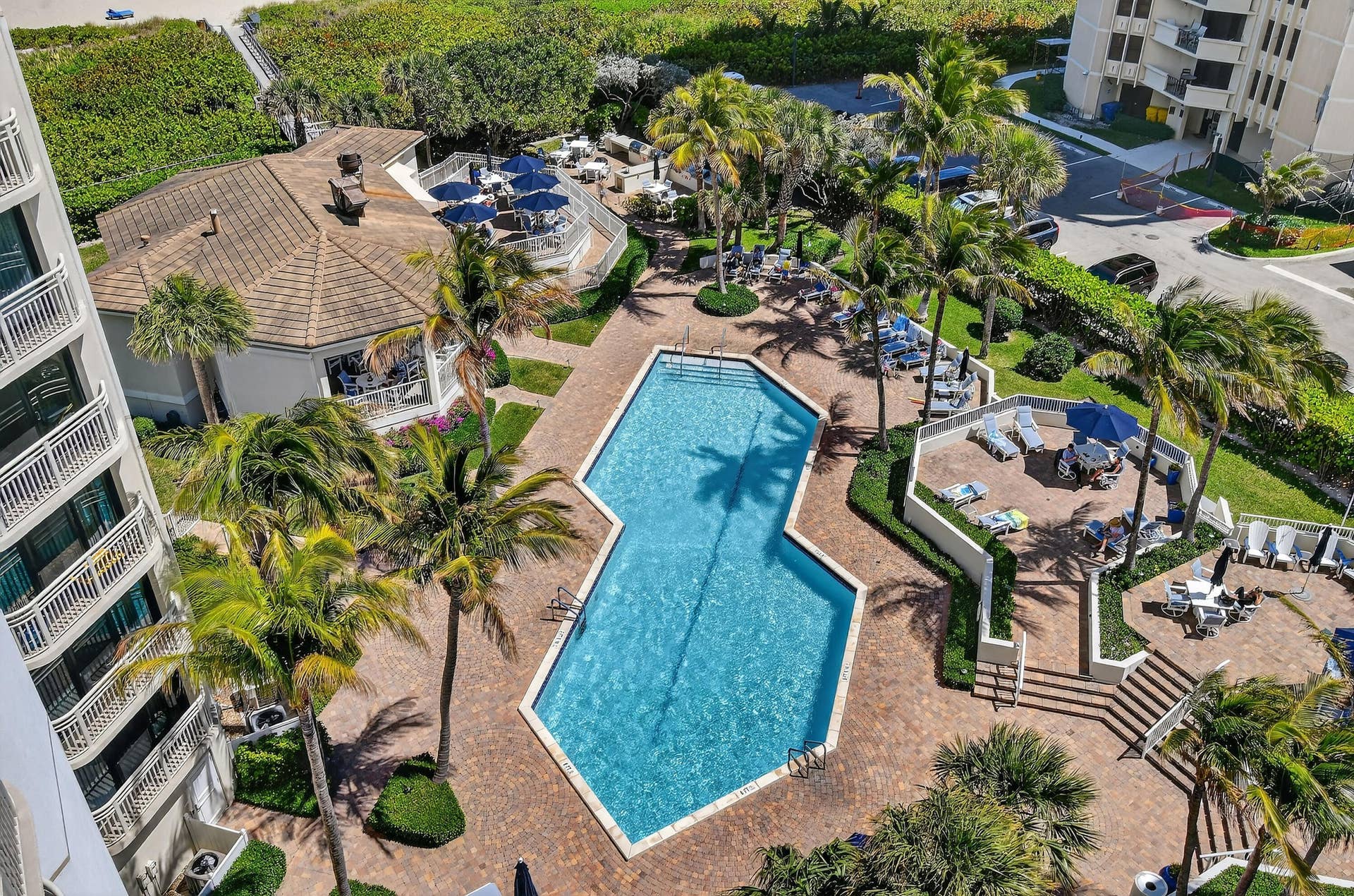 3000 N Ocean Drive, #9h, Singer Island, FL 33404 Community Pool