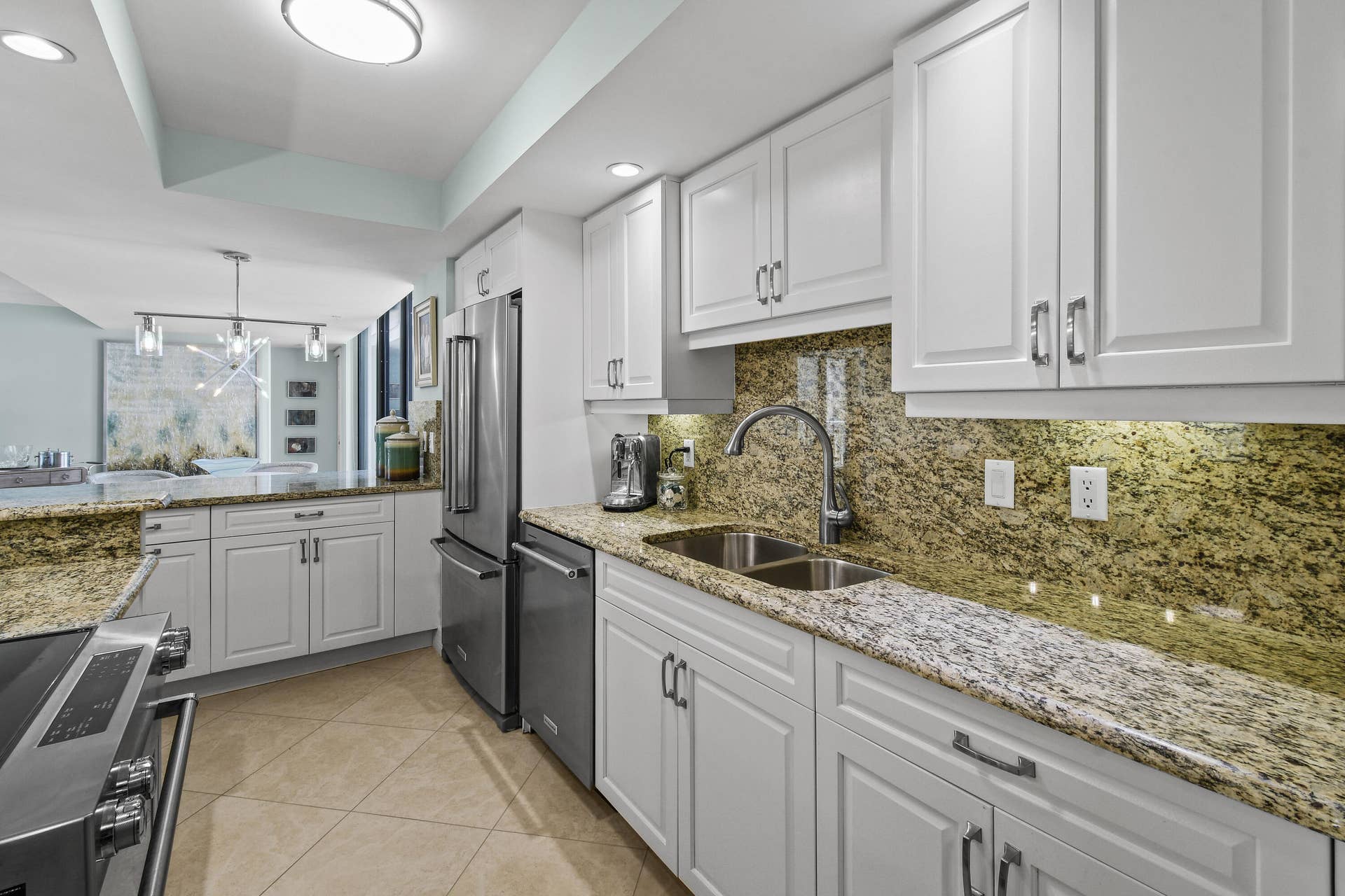 3000 N Ocean Drive, #9h, Singer Island, FL 33404 Plenty of Kichen Cabinets