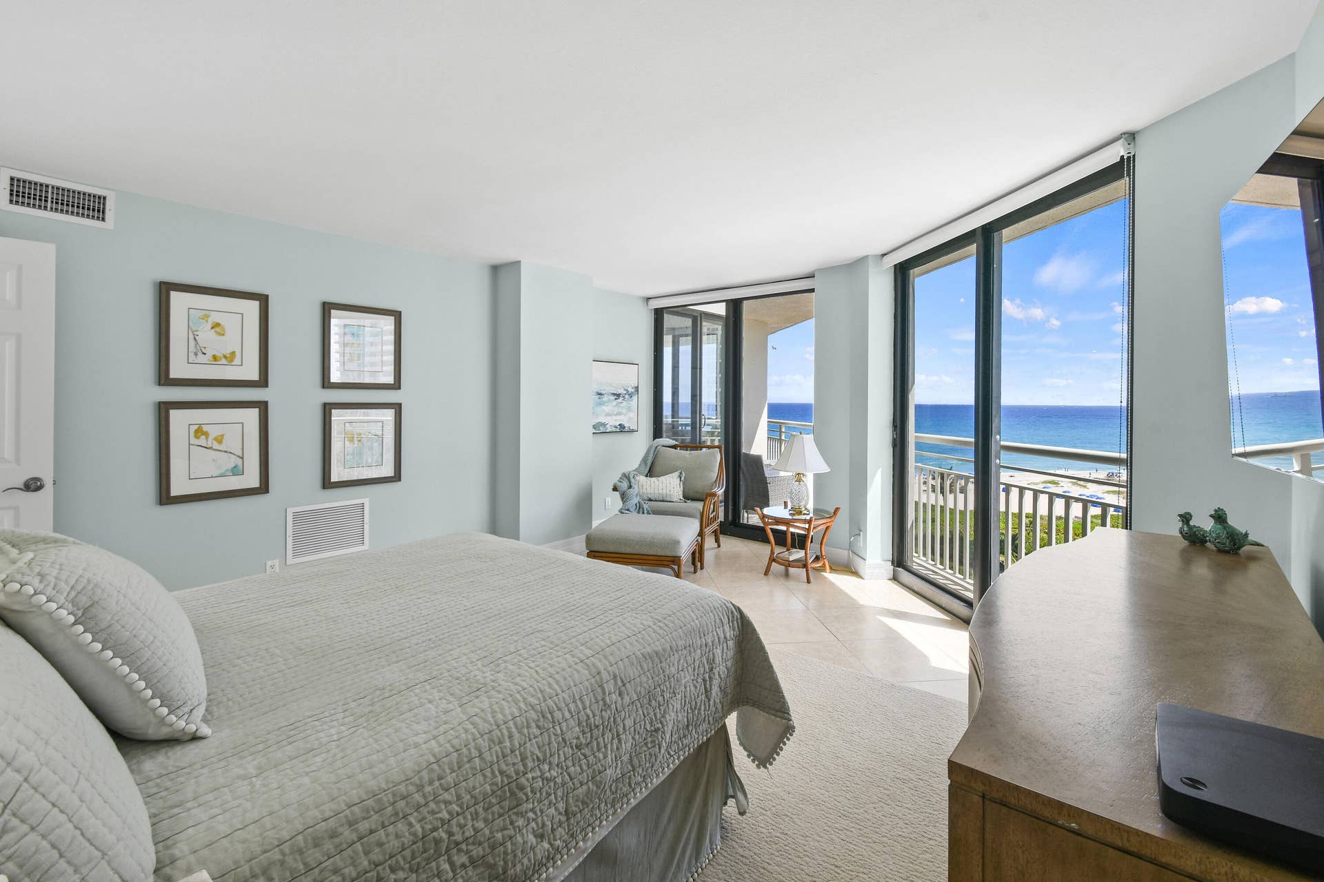 3000 N Ocean Drive, #9h, Singer Island, FL 33404 Primary Bedroom