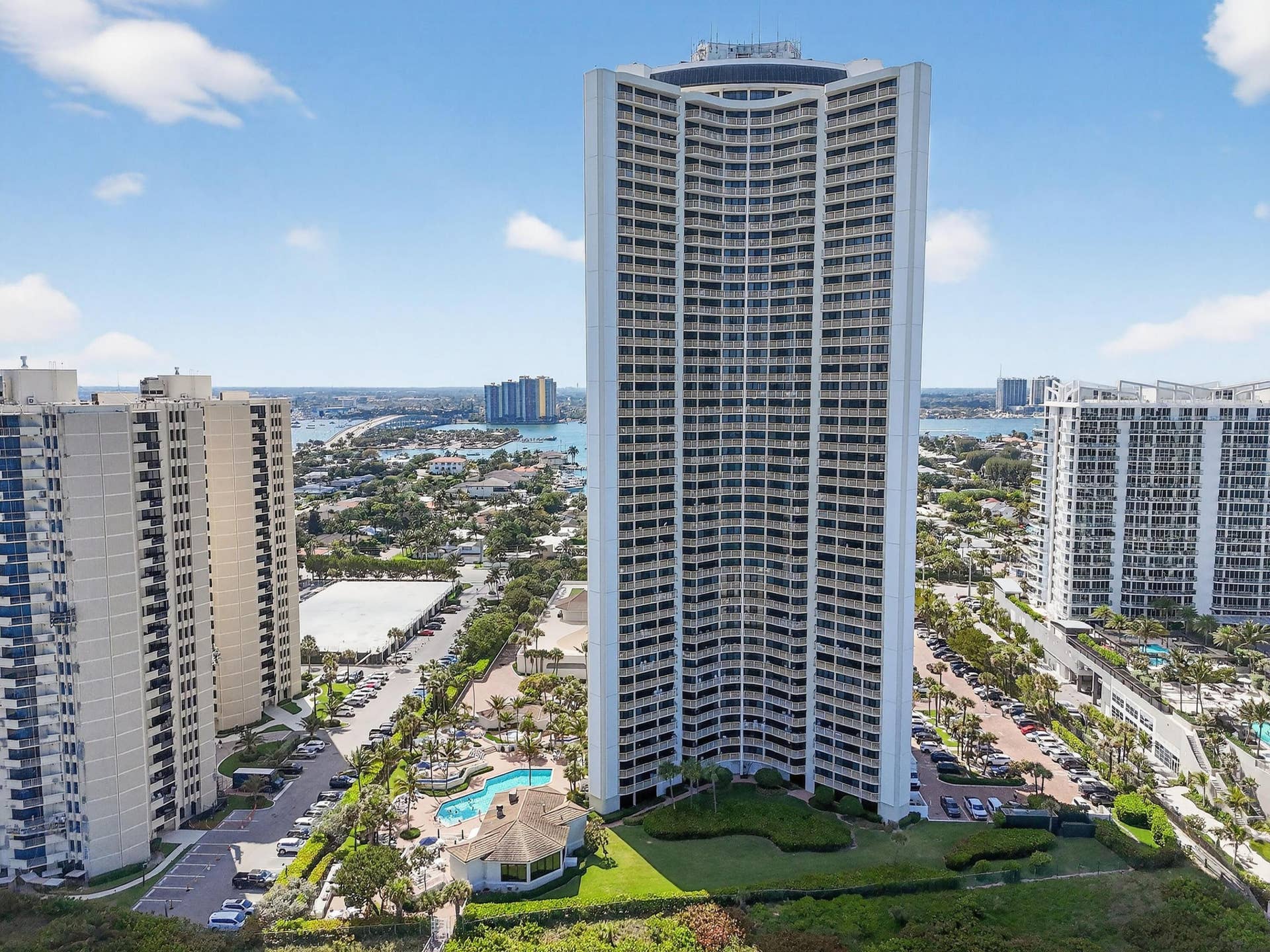 3000 N Ocean Drive, #9h, Singer Island, FL 33404 The Tiara with 43 stories