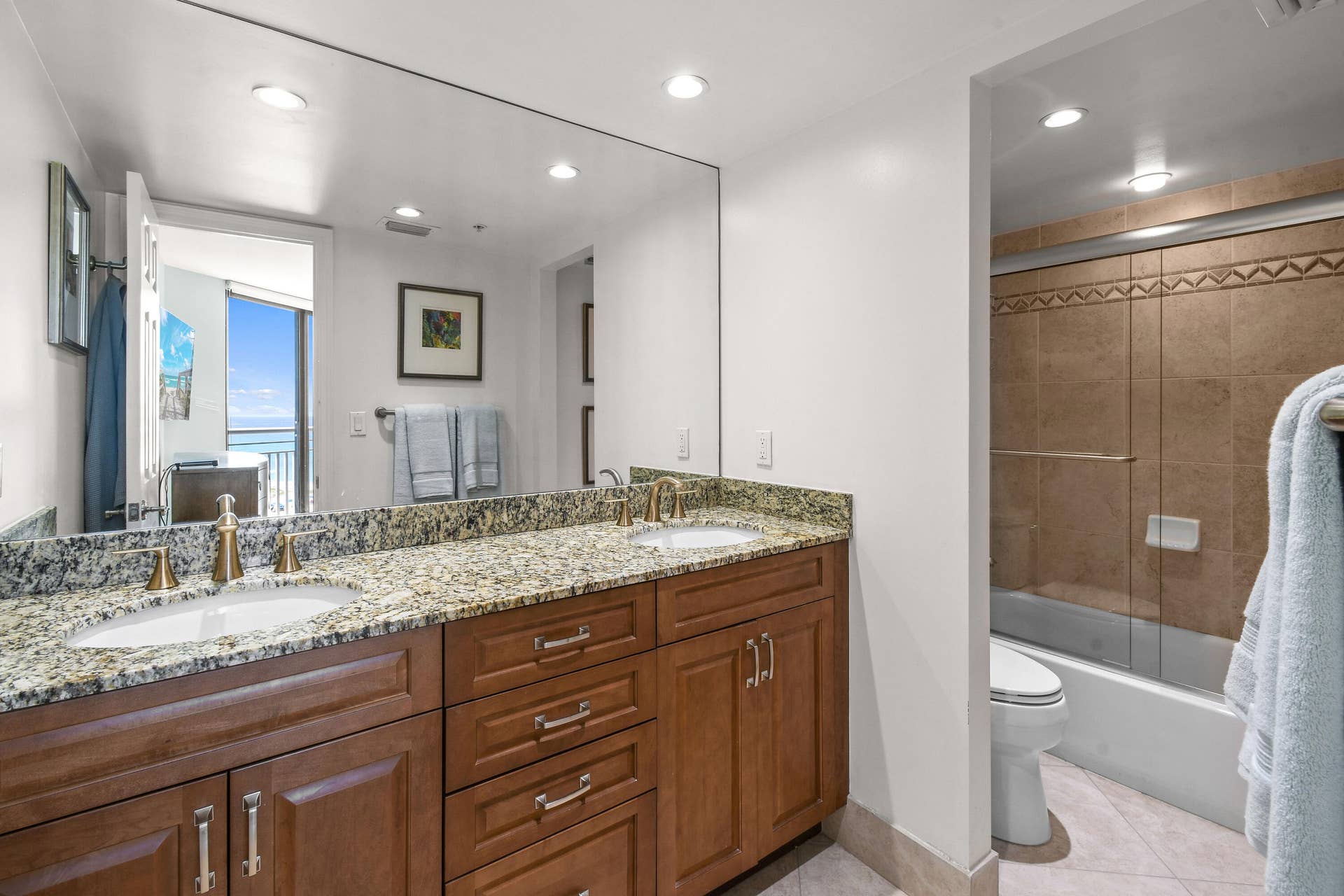 3000 N Ocean Drive, #9h, Singer Island, FL 33404 Primary Bedroom Ensuite