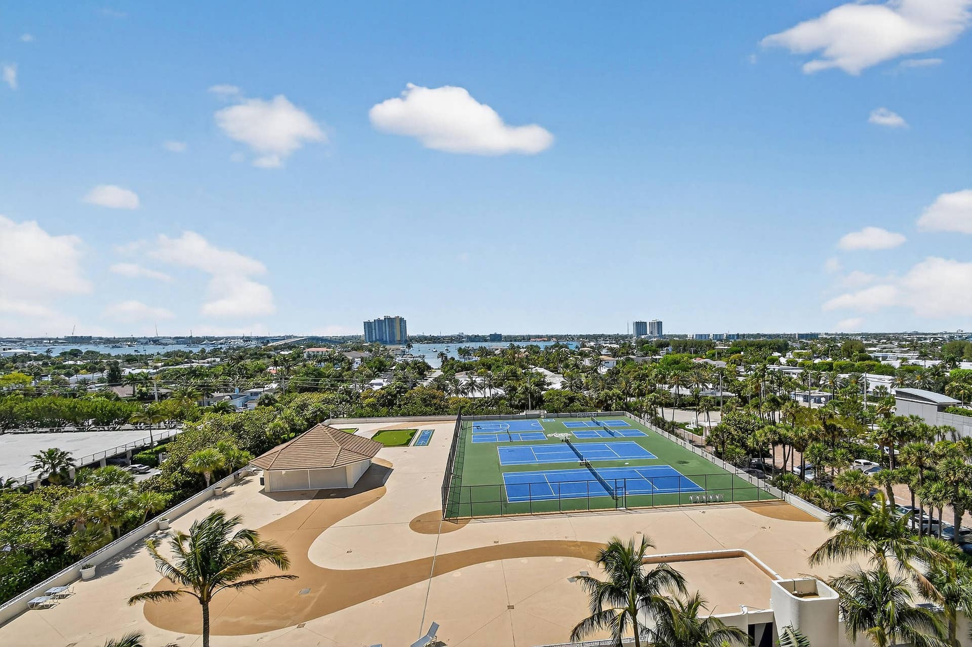 3000 N Ocean Drive, #9h, Singer Island, FL 33404 Garage Rooftop Amenities
