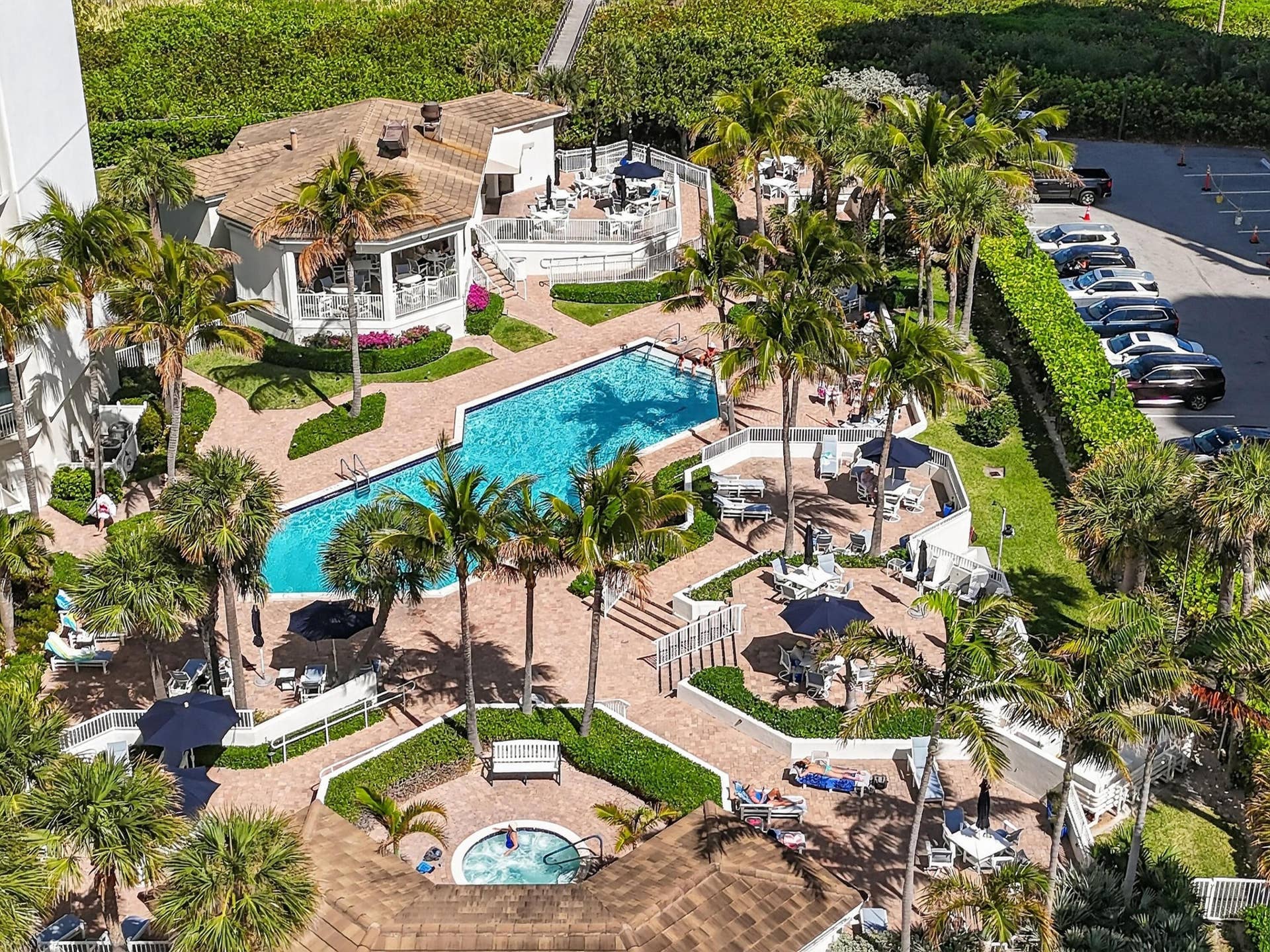 3000 N Ocean Drive, #9h, Singer Island, FL 33404 Amenities Galore
