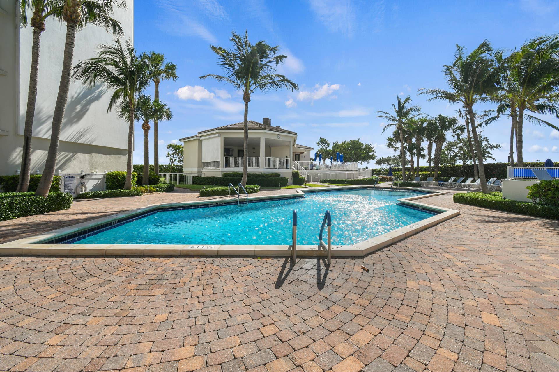 3000 N Ocean Drive, #9h, Singer Island, FL 33404 Community Pool