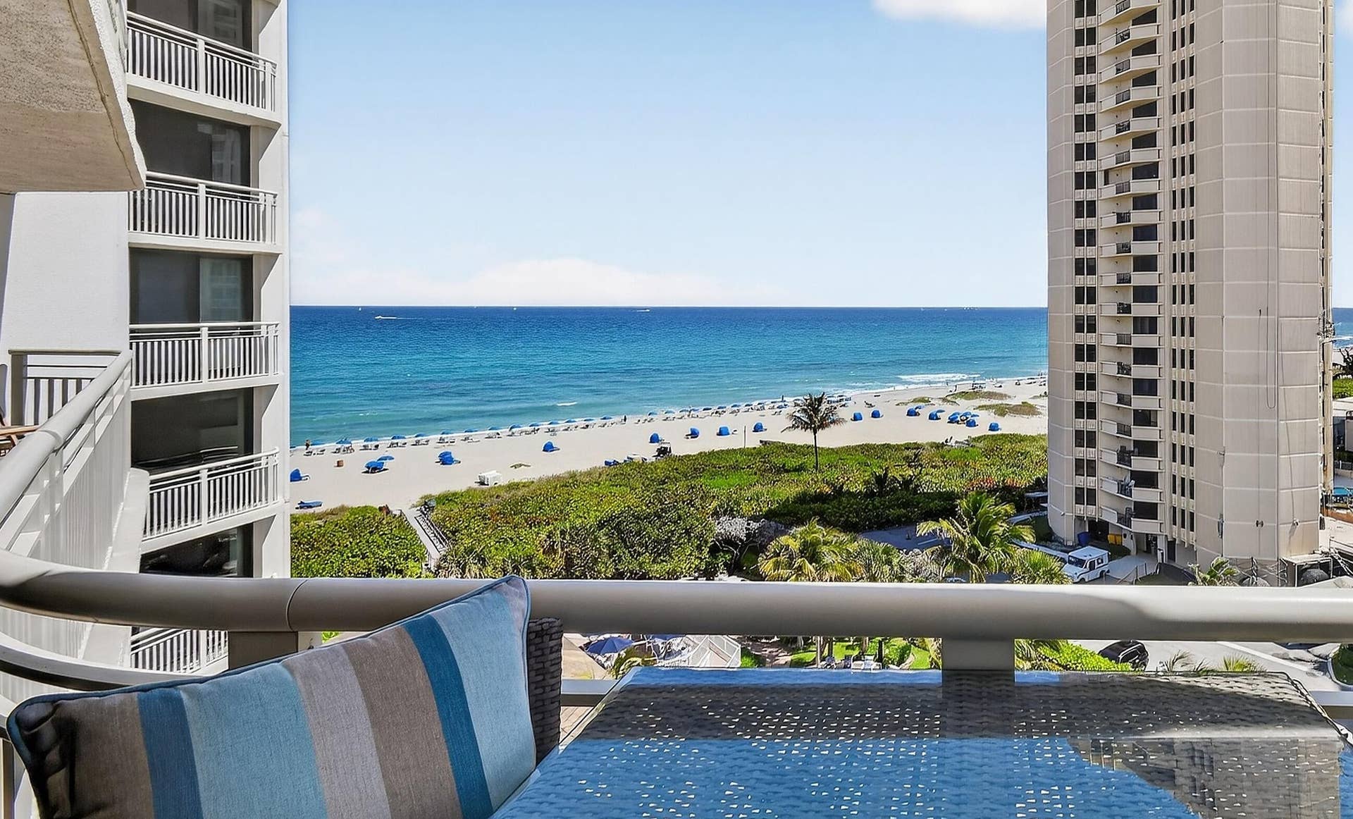 3000 N Ocean Drive, #9h, Singer Island, FL 33404 Dining on The Living Room Balcony