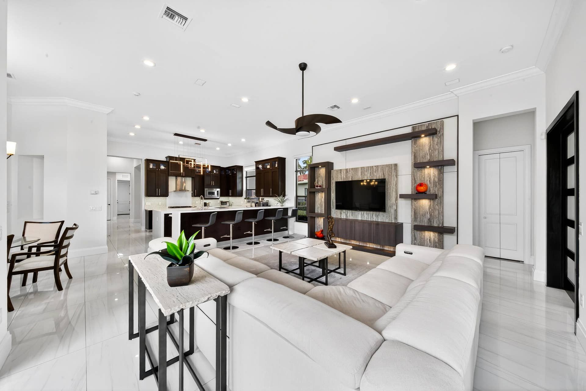16786 Crown Bridge Drive, Delray Beach, FL 33446 Living/Kitchen