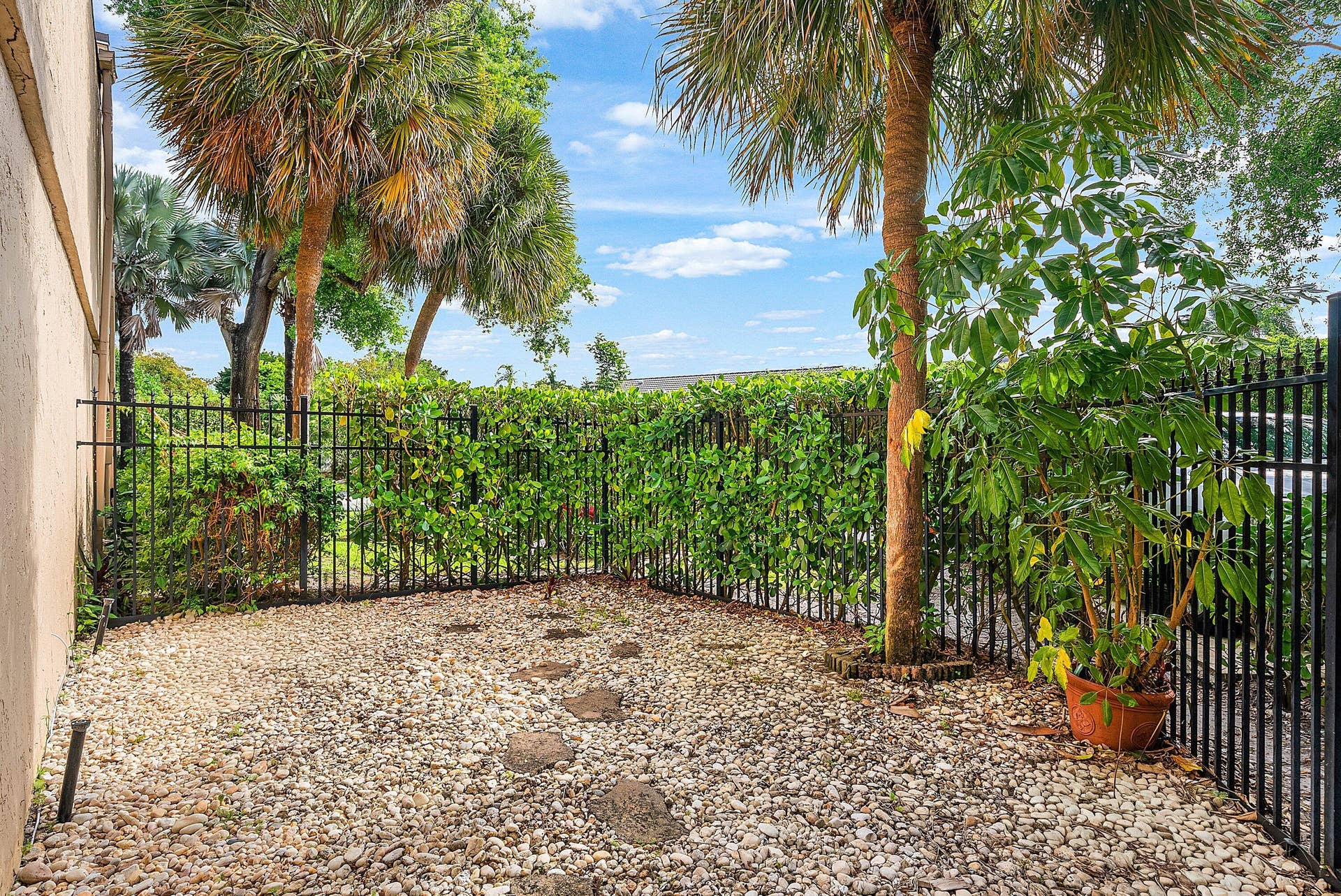 5664 Santiago Circle, Boca Raton, FL 33433 FENCED BACKYARD