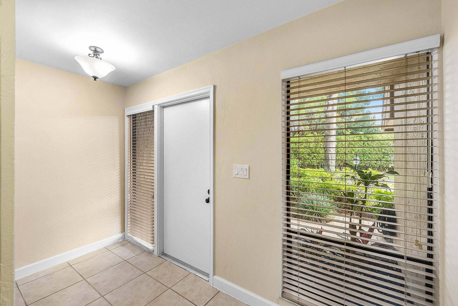5664 Santiago Circle, Boca Raton, FL 33433 ENTRANCE