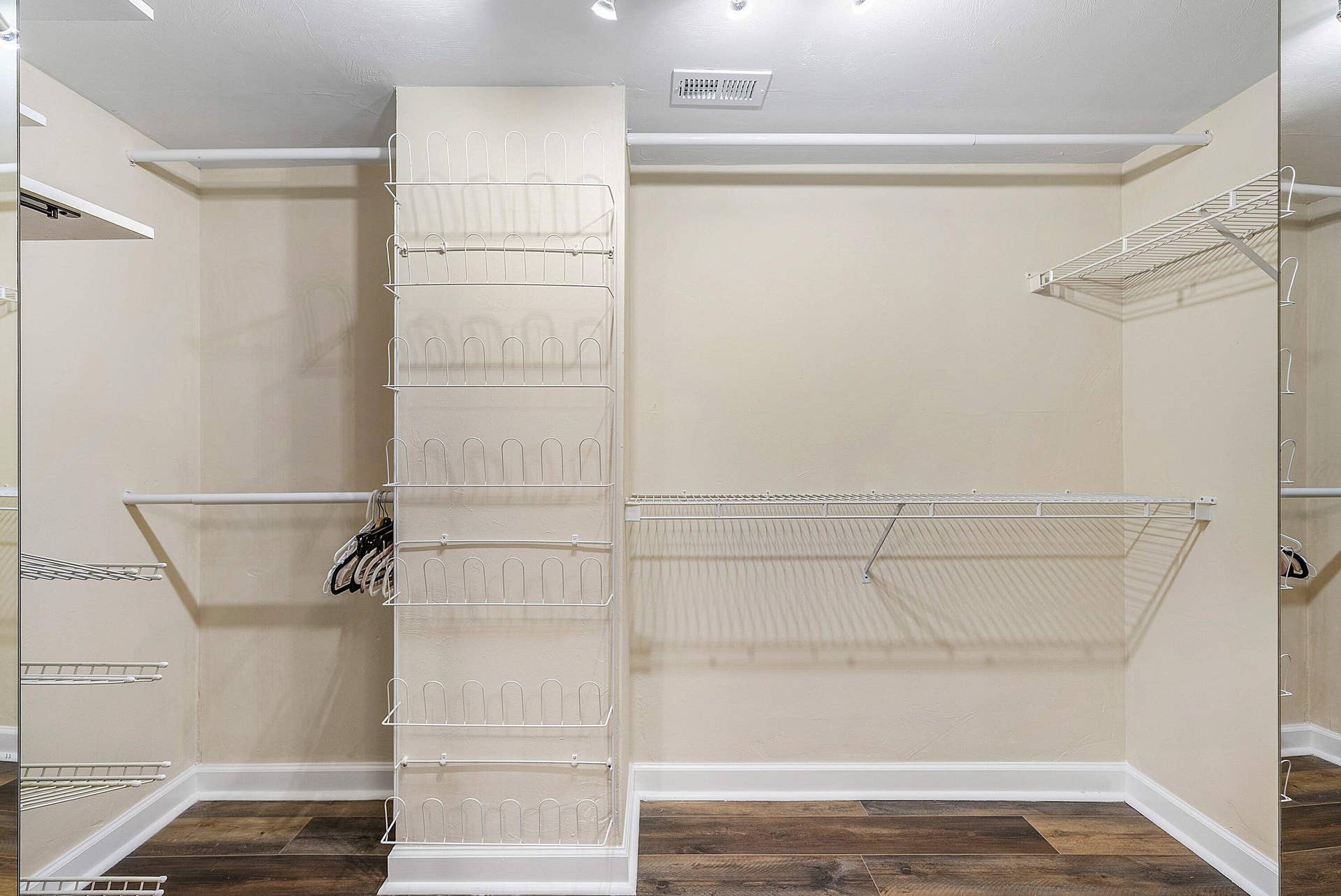 5664 Santiago Circle, Boca Raton, FL 33433 WALKING CLOSET