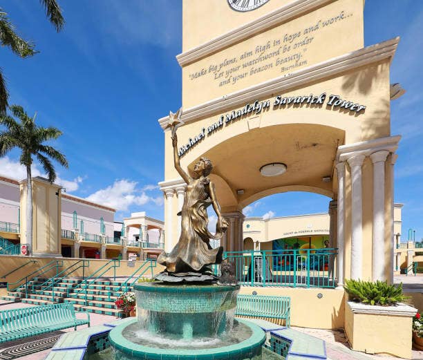 5664 Santiago Circle, Boca Raton, FL 33433 MIZNER AMPHITHEATER