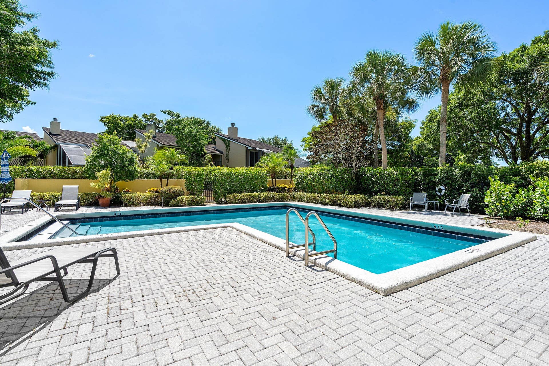 5664 Santiago Circle, Boca Raton, FL 33433 POOL AREA