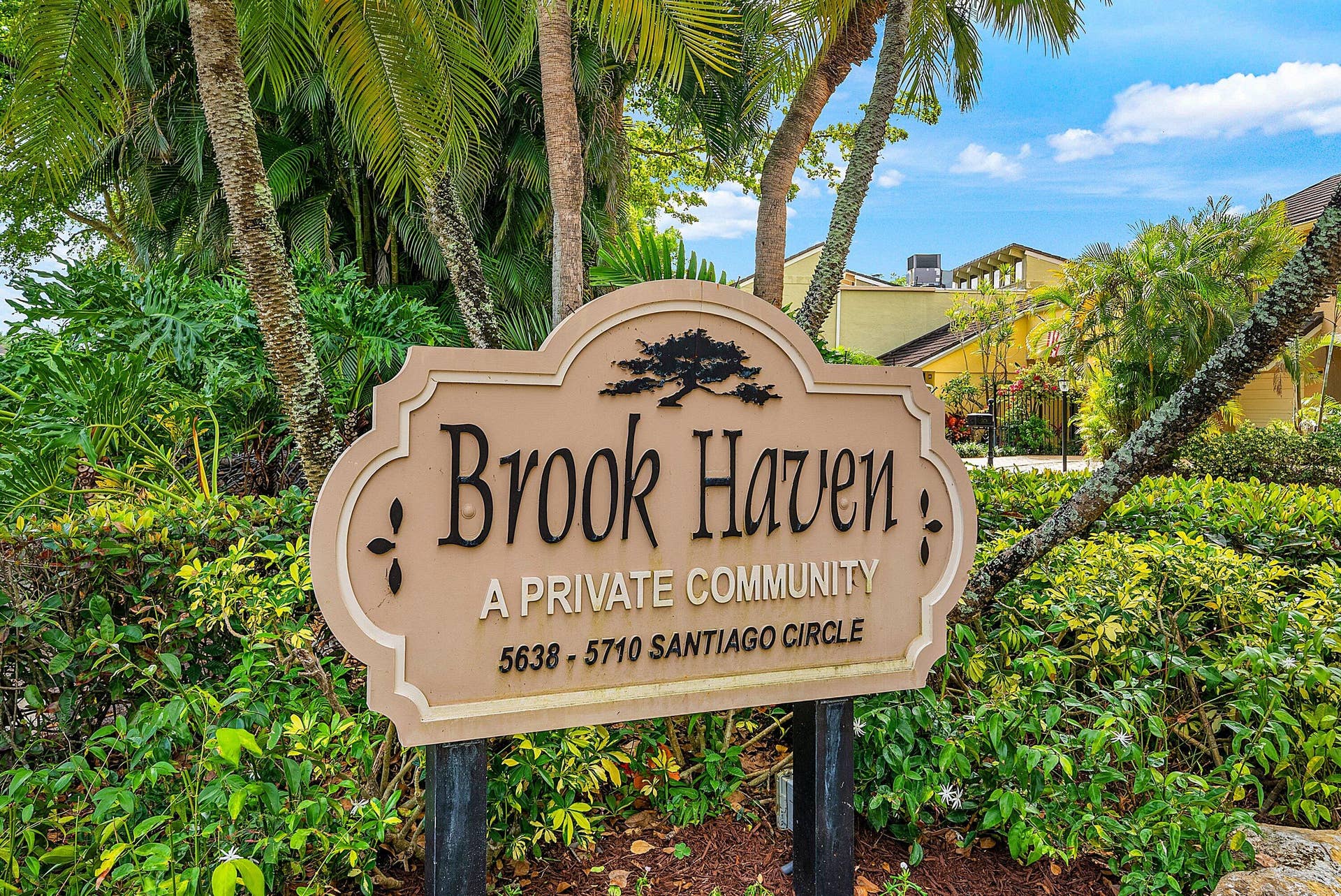 5664 Santiago Circle, Boca Raton, FL 33433 BROOK HAVEN ENTRANCE