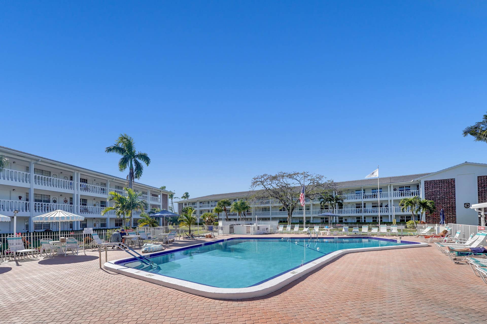 5203 NE 24th Terrace, #B207, Fort Lauderdale, FL 33308 Pool