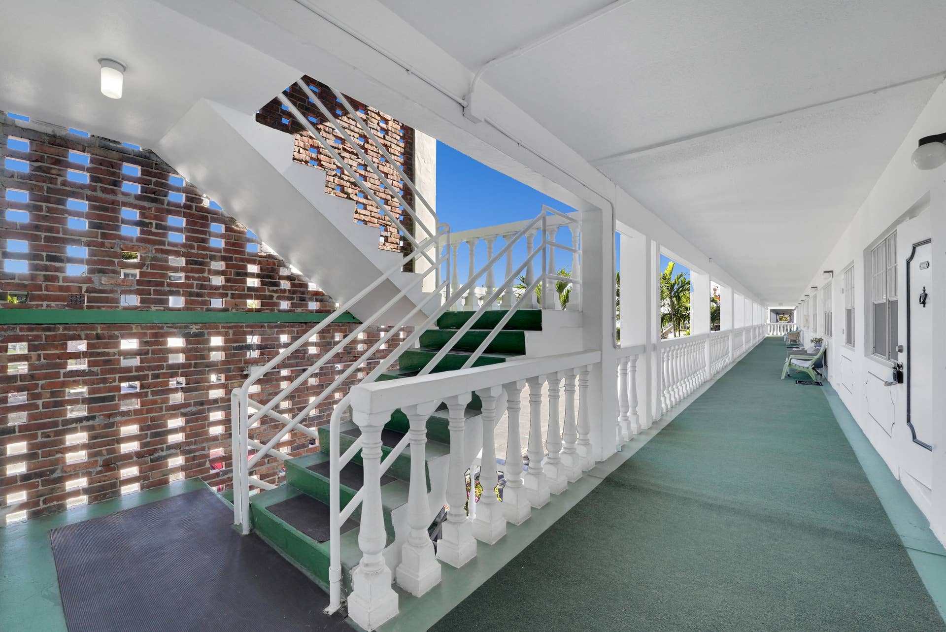 5203 NE 24th Terrace, #B207, Fort Lauderdale, FL 33308 cat walk front door