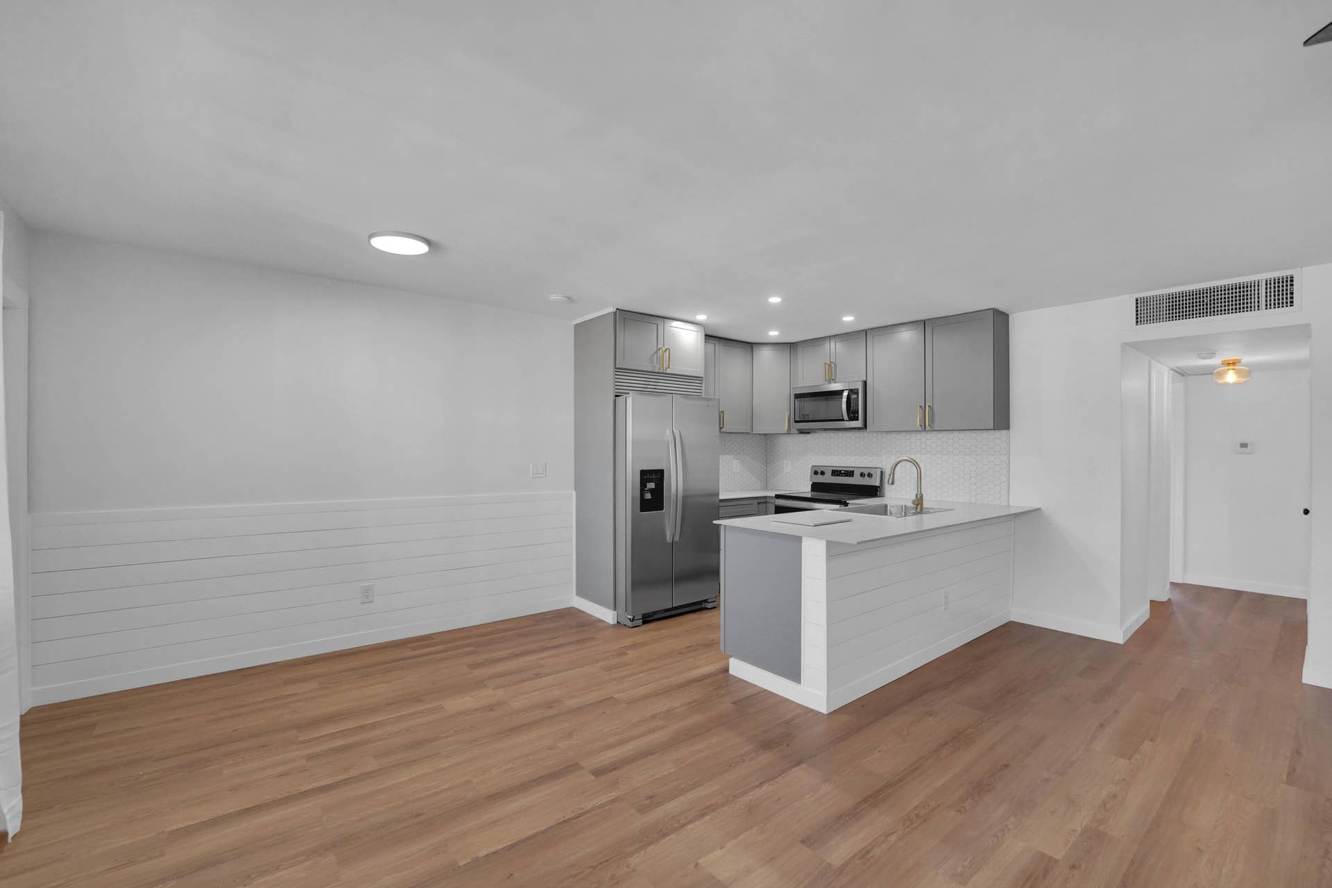 5203 NE 24th Terrace, #B207, Fort Lauderdale, FL 33308 Kit