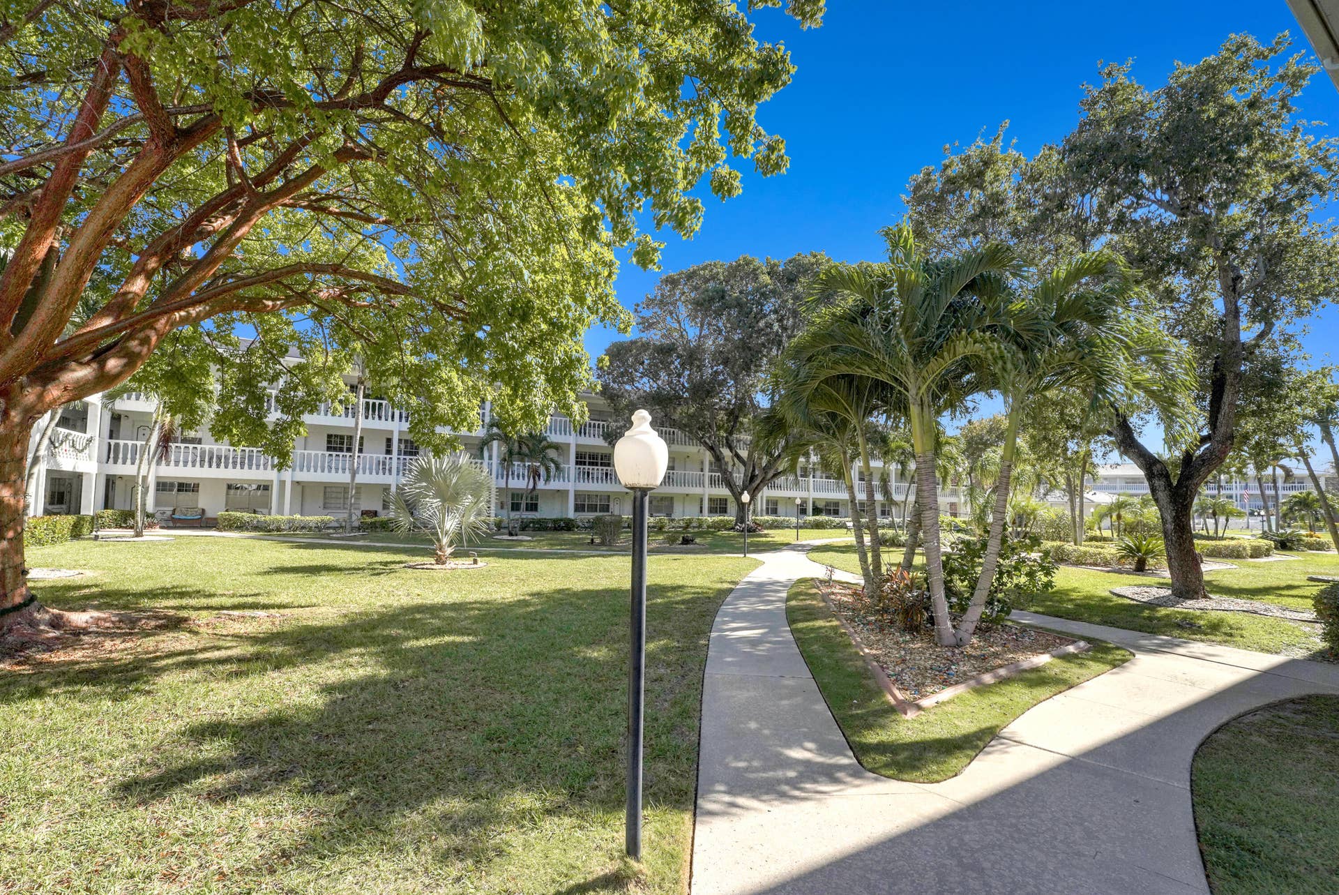 5203 NE 24th Terrace, #B207, Fort Lauderdale, FL 33308 Gardens