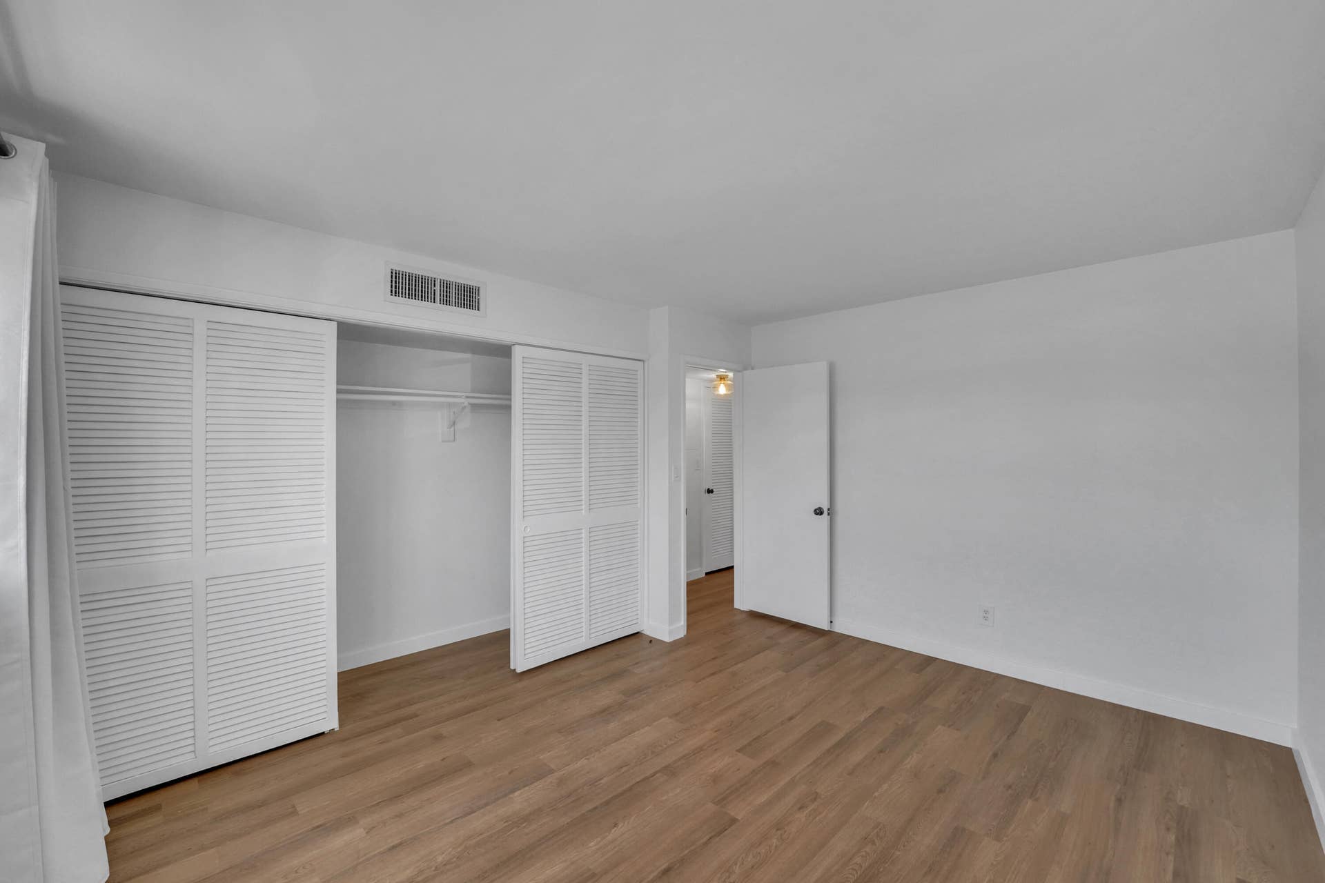 5203 NE 24th Terrace, #B207, Fort Lauderdale, FL 33308 BR1closet