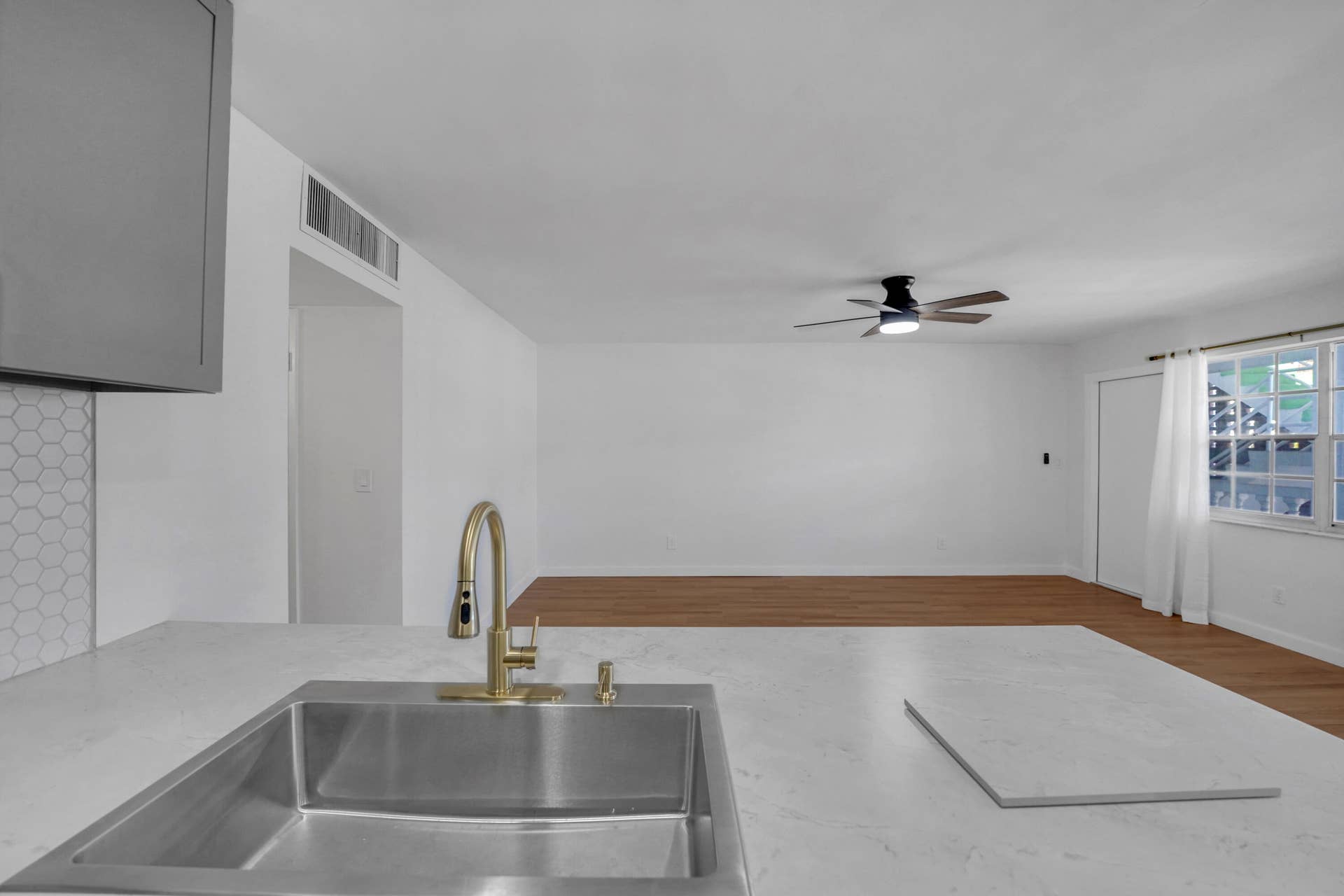 5203 NE 24th Terrace, #B207, Fort Lauderdale, FL 33308 DSC01983