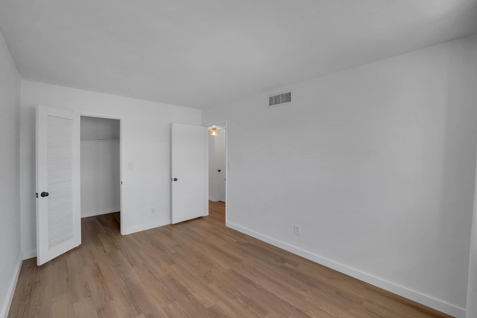 5203 NE 24th Terrace, #B207, Fort Lauderdale, FL 33308 BR2closet