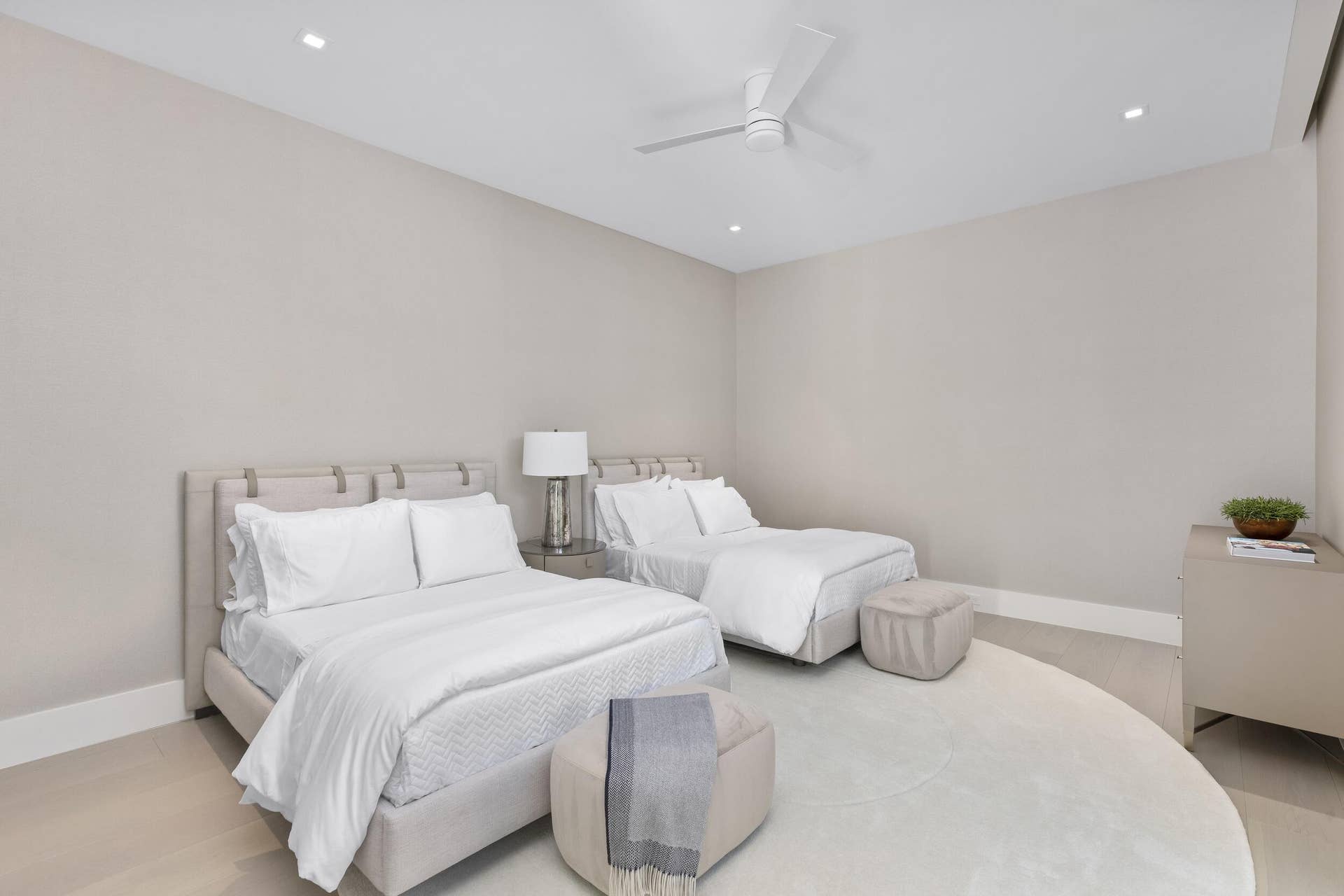 2415 Casas De Marbella Drive, Palm Beach Gardens, FL 33410 Guest Bed 8