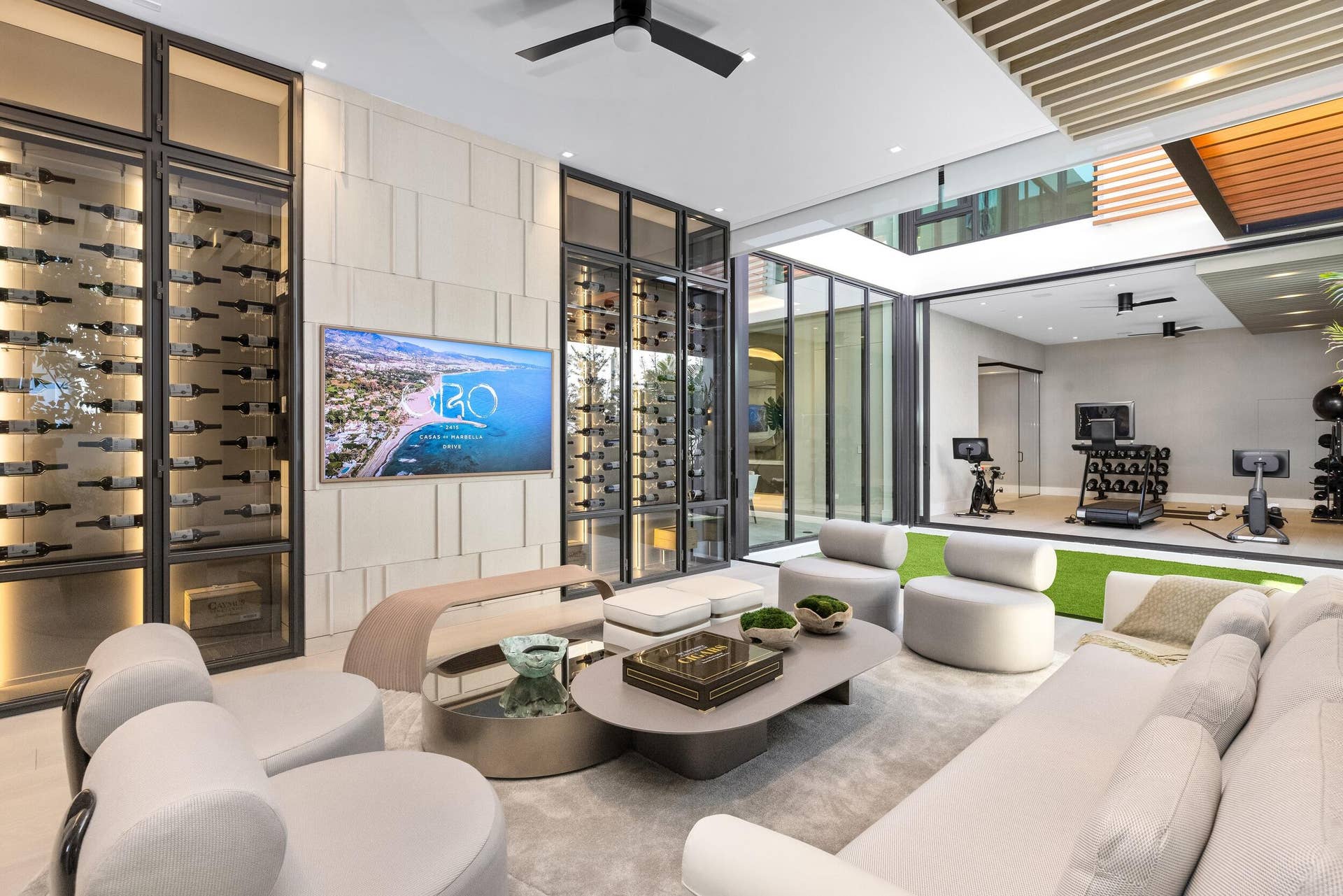 2415 Casas De Marbella Drive, Palm Beach Gardens, FL 33410 Lounge 3