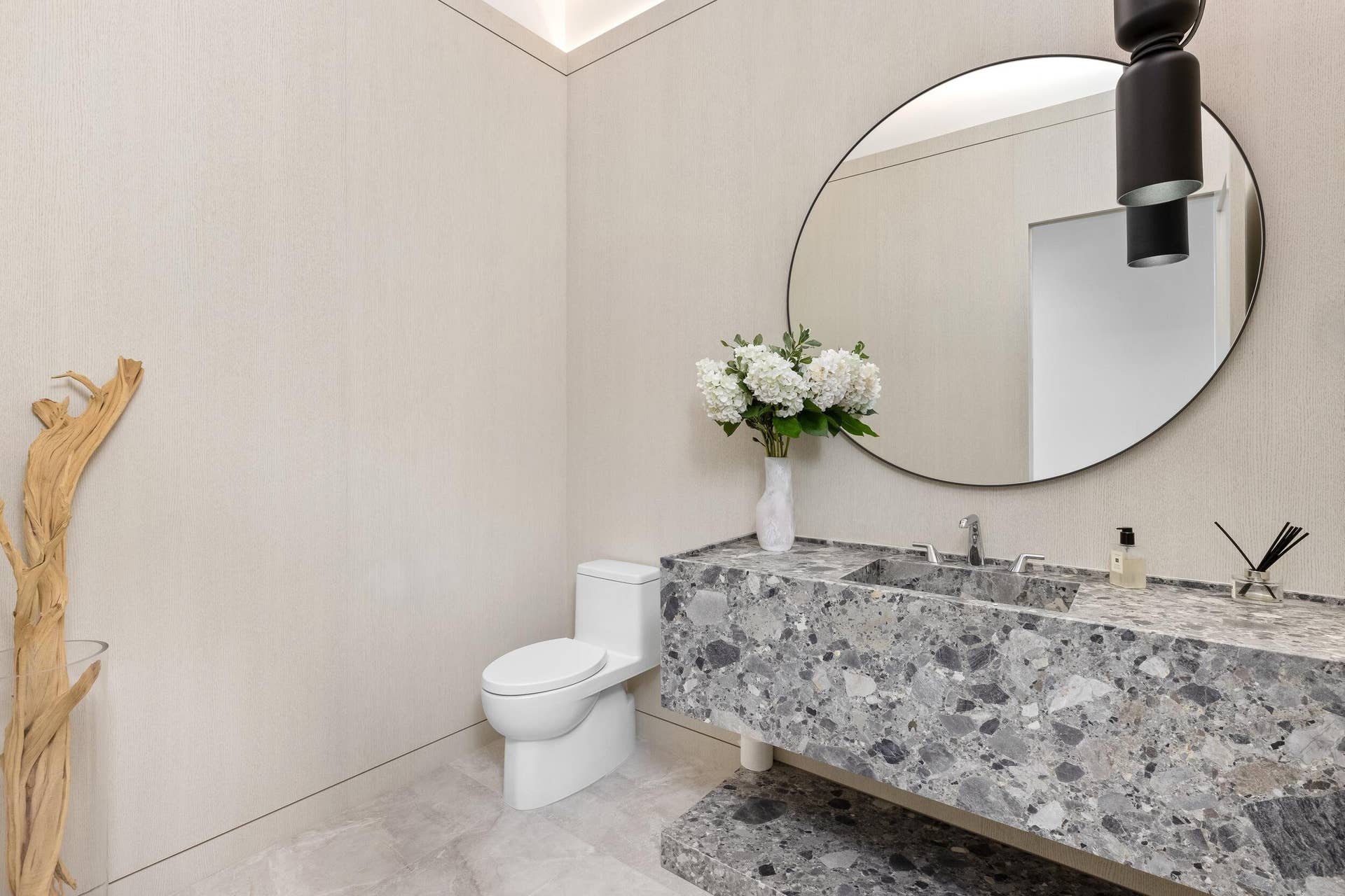 2415 Casas De Marbella Drive, Palm Beach Gardens, FL 33410 Powder Room 2