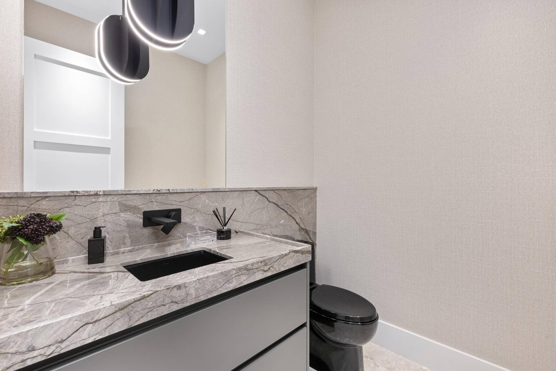 2415 Casas De Marbella Drive, Palm Beach Gardens, FL 33410 Powder Room 1