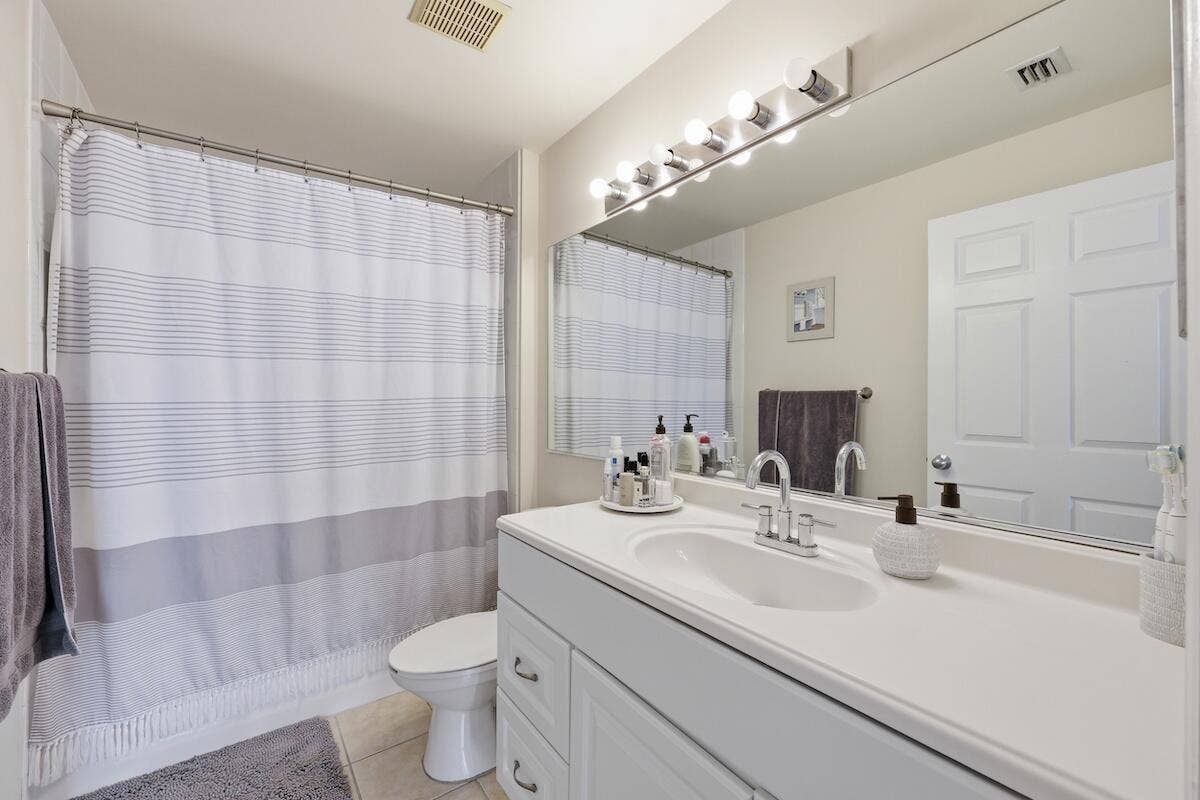 616 Clearwater Park Road, #1106, West Palm Beach, FL 33401 En suite #1