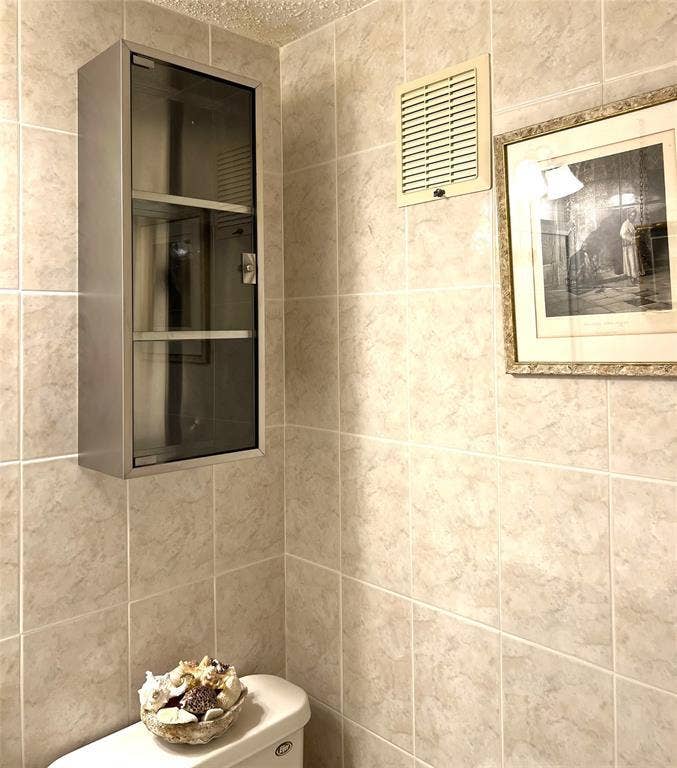 2057 Cambridge C, #2057, Deerfield Beach, FL 33442 2057 GUEST BATH SIDE CAMBRIDGE C