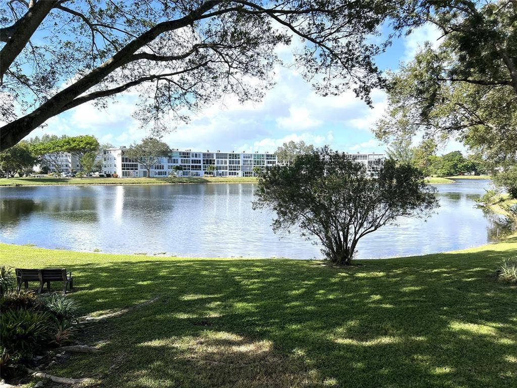 2057 Cambridge C, #2057, Deerfield Beach, FL 33442 2057 CAMBRIDGE C VIEW