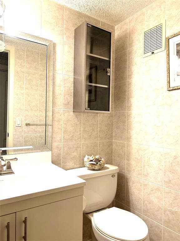 2057 Cambridge C, #2057, Deerfield Beach, FL 33442 2057 BATH CAMBRIDGE C