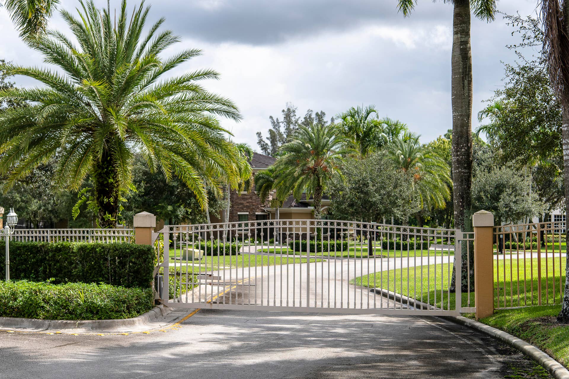 9900 Winding Rdg Lane, Davie, FL 33324 Gated Entrance