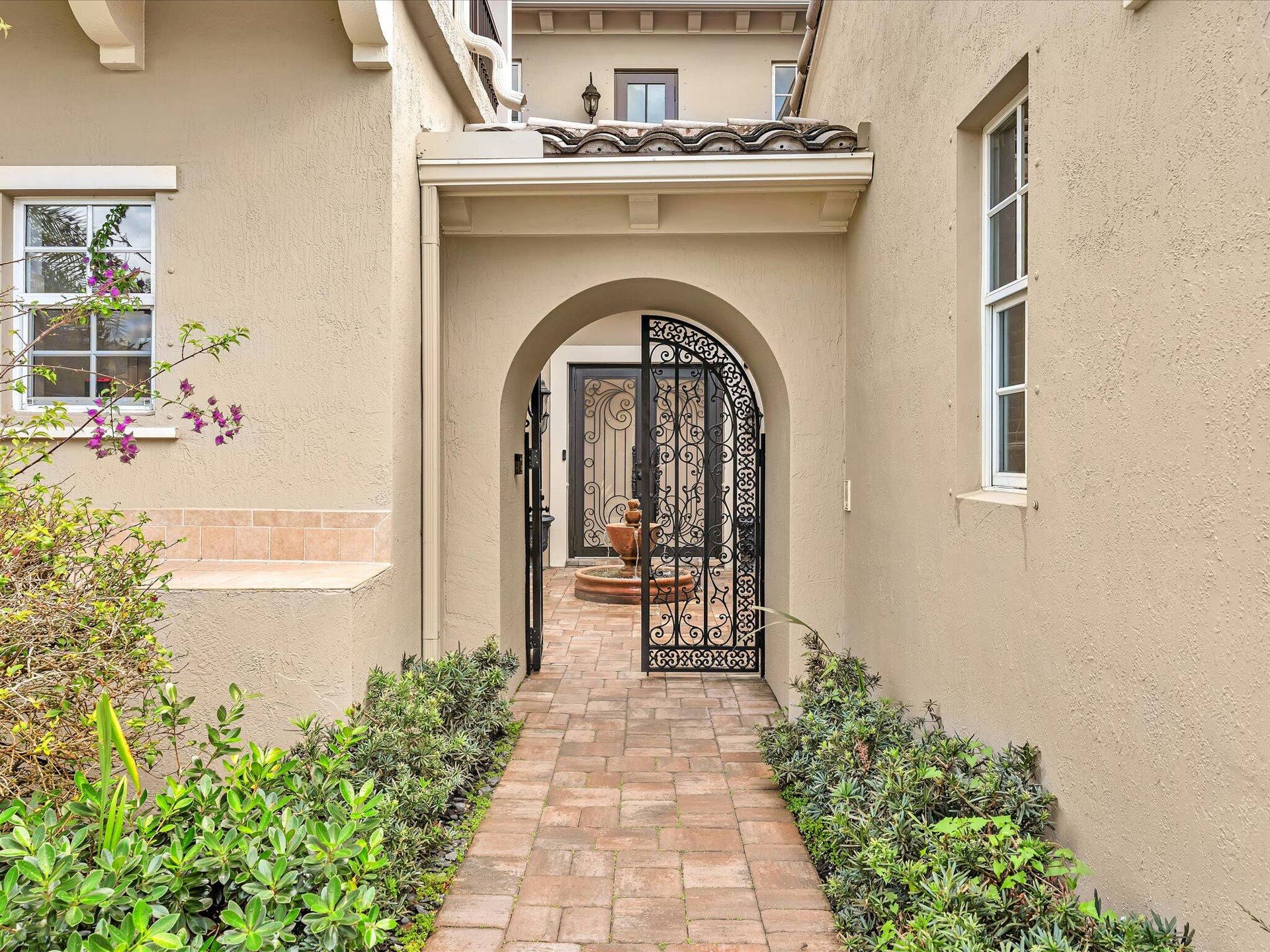 10982 NW 81st Manor, Parkland, FL 33076 Entry Walkway