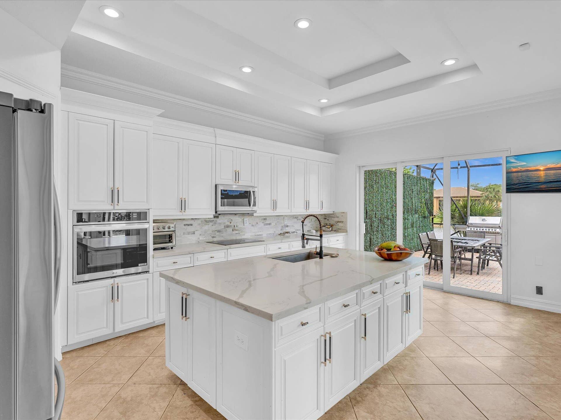 10982 NW 81st Manor, Parkland, FL 33076 Kitchen